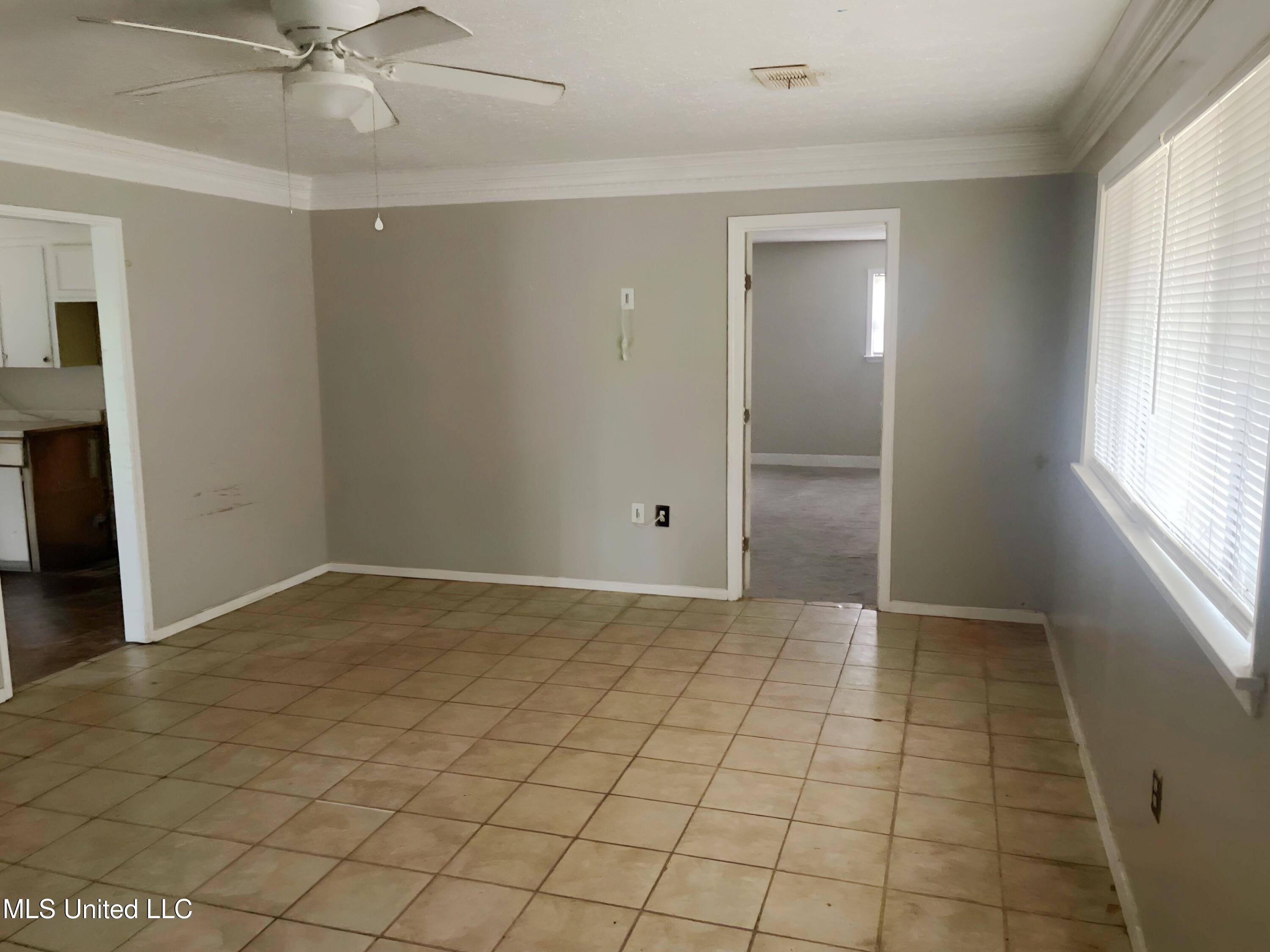 3233 Woodview Drive, Jackson, Mississippi image 3