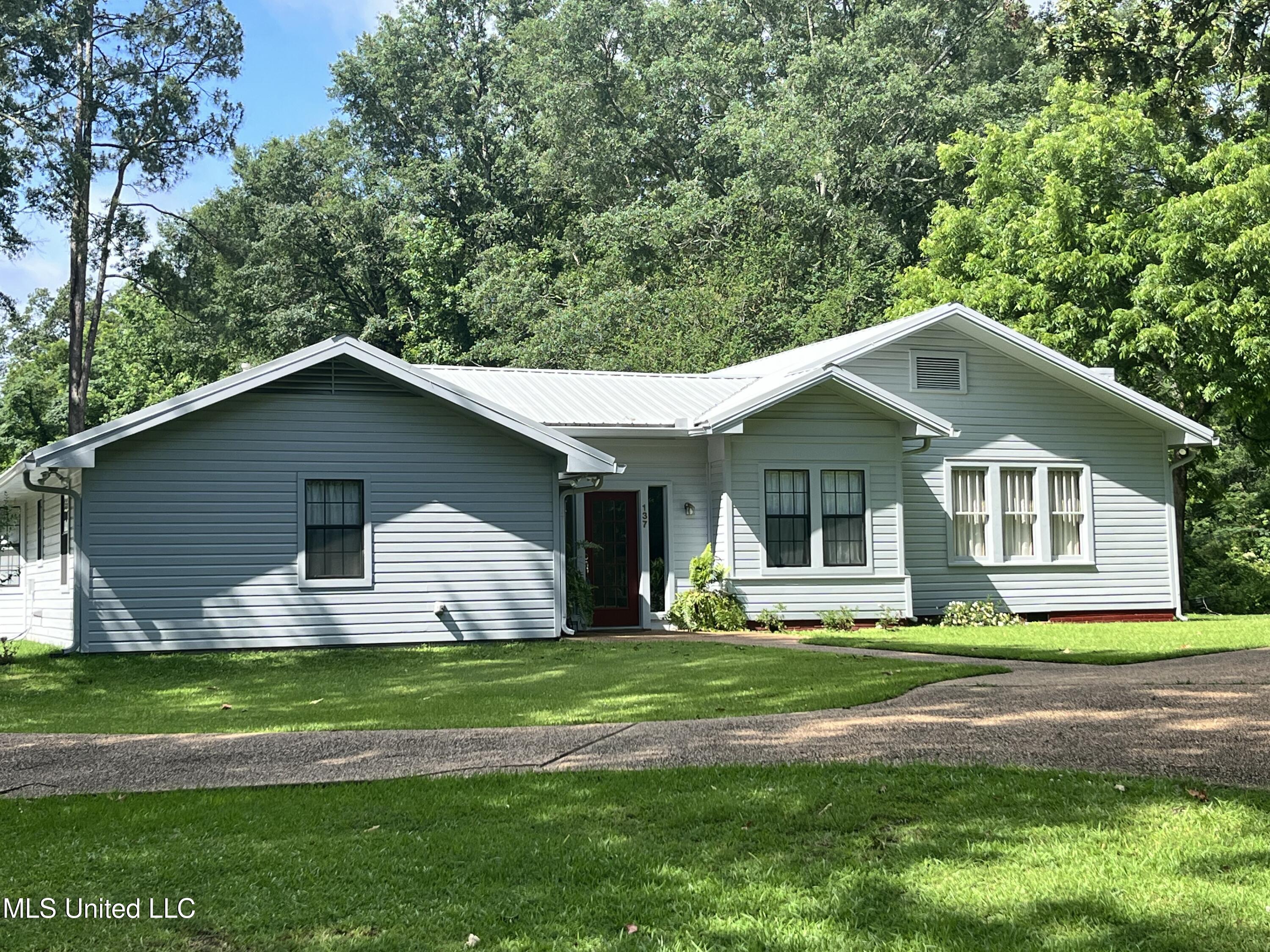137 W Main Street, Florence, Mississippi image 1