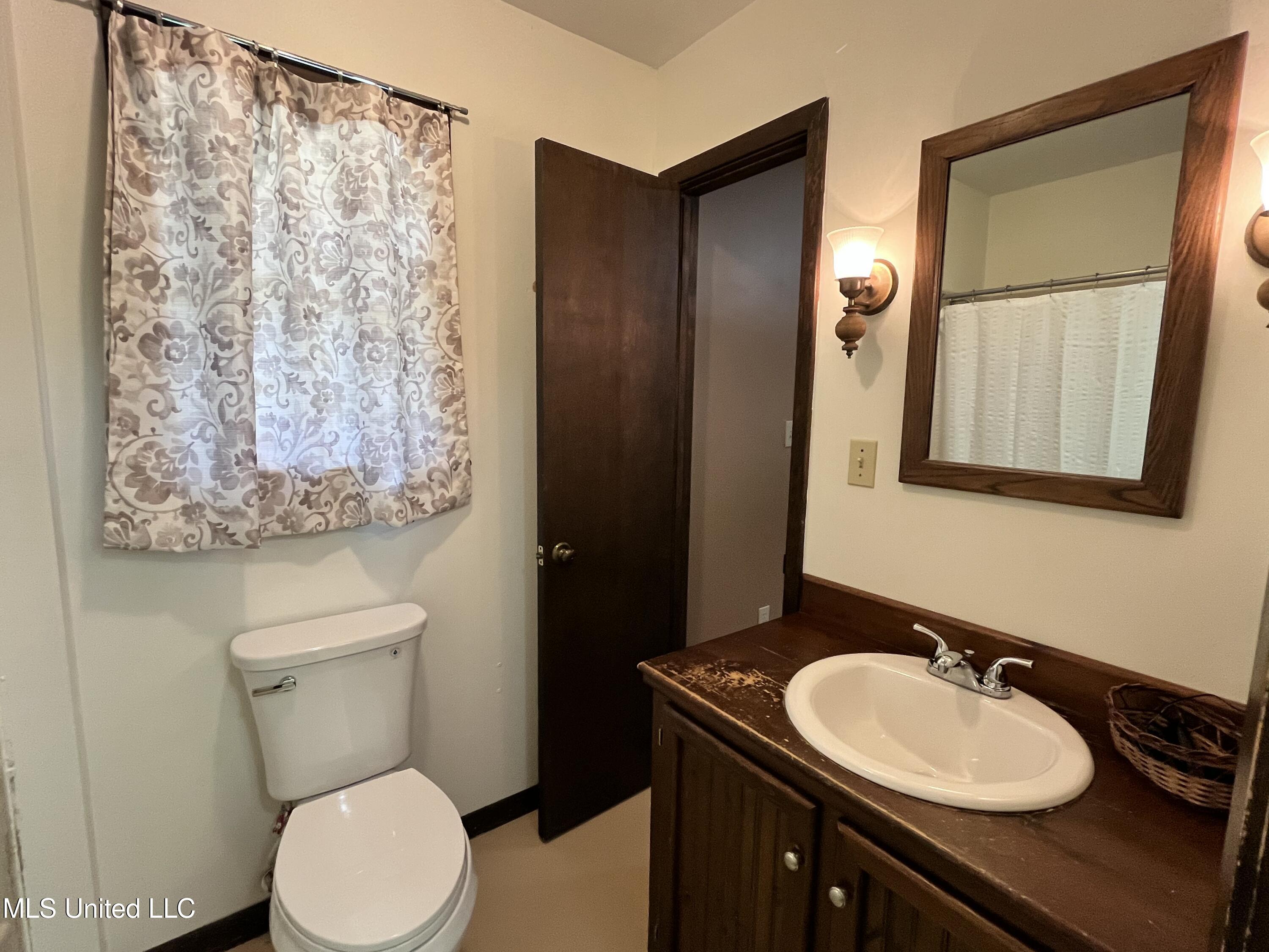 137 W Main Street, Florence, Mississippi image 31