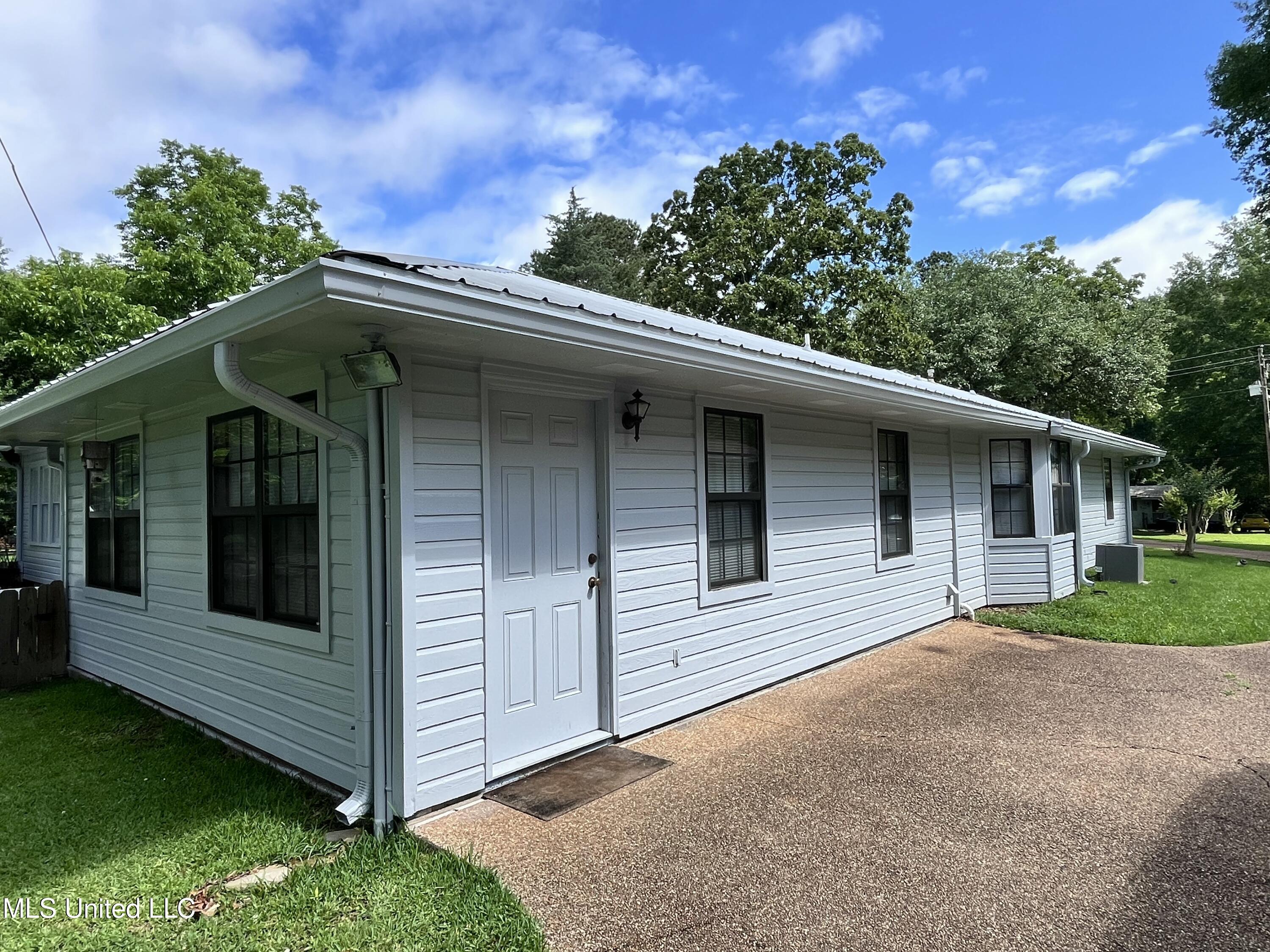 137 W Main Street, Florence, Mississippi image 11