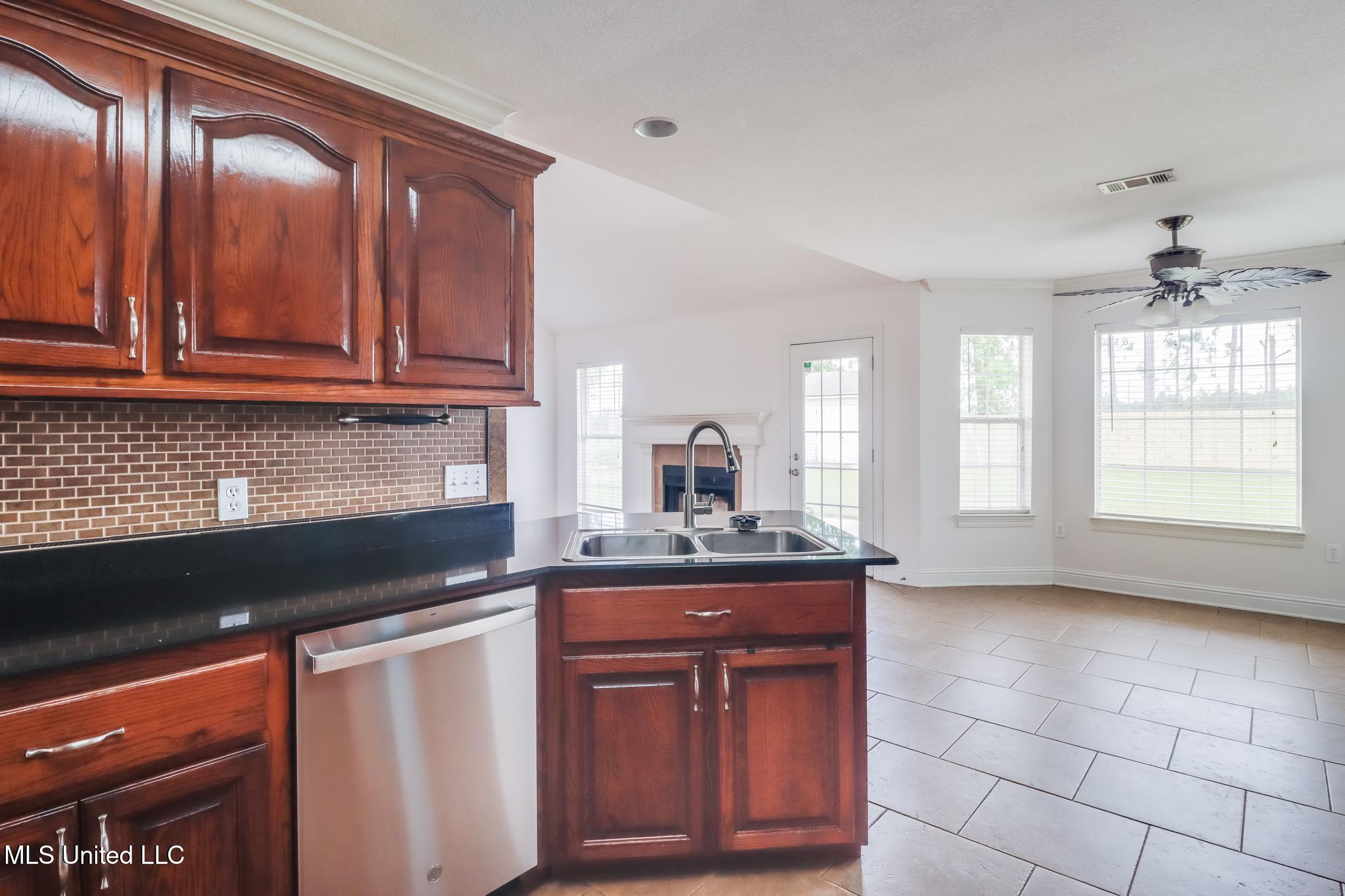 2909 Village Circle, Ocean Springs, Mississippi image 12