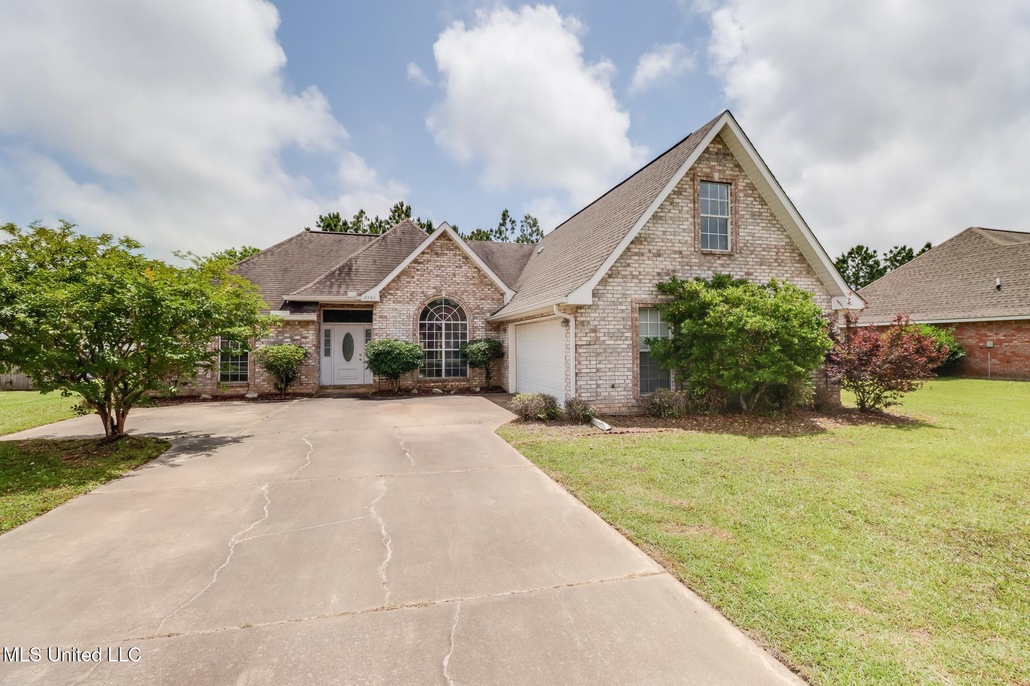 2909 Village Circle, Ocean Springs, Mississippi image 2