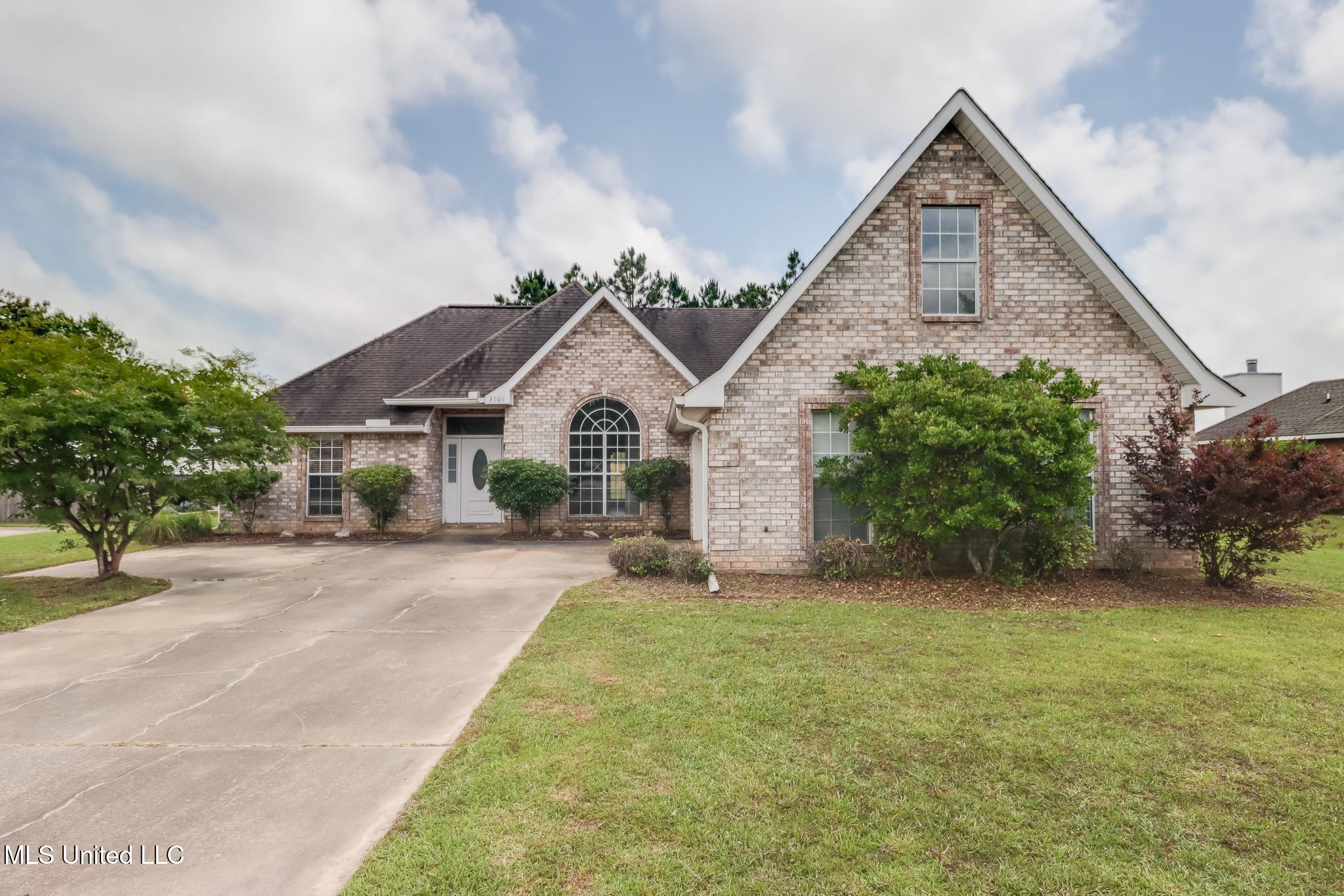 2909 Village Circle, Ocean Springs, Mississippi image 1