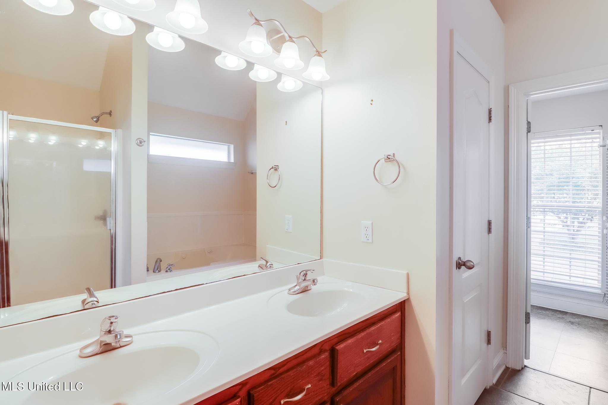 2909 Village Circle, Ocean Springs, Mississippi image 18