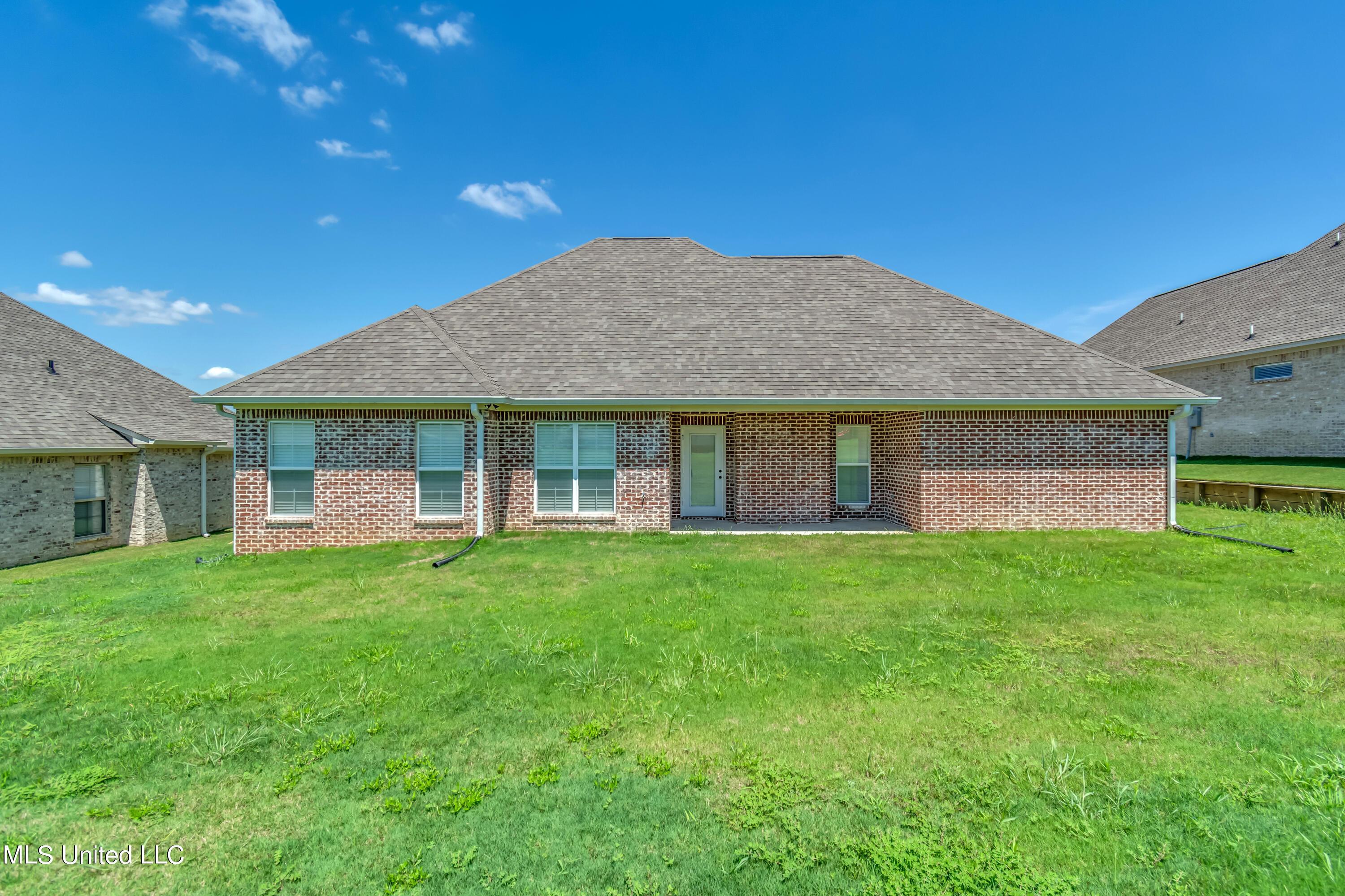 Canton, Mississippi 39046, United States, 4 Bedrooms Bedrooms, ,3 BathroomsBathrooms,Residential,Pending,59758