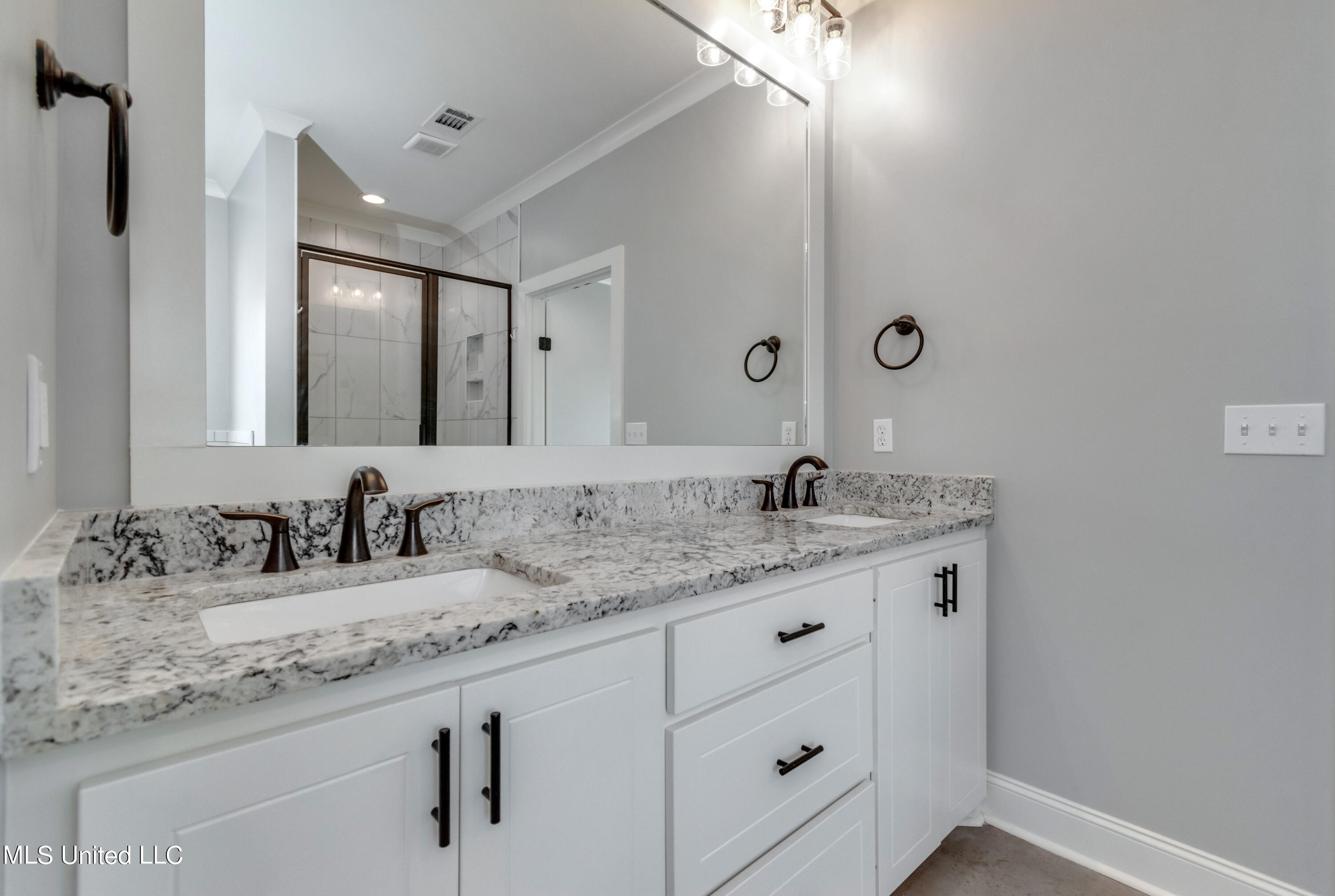 Canton, Mississippi 39046, United States, 4 Bedrooms Bedrooms, ,3 BathroomsBathrooms,Residential,Pending,59758