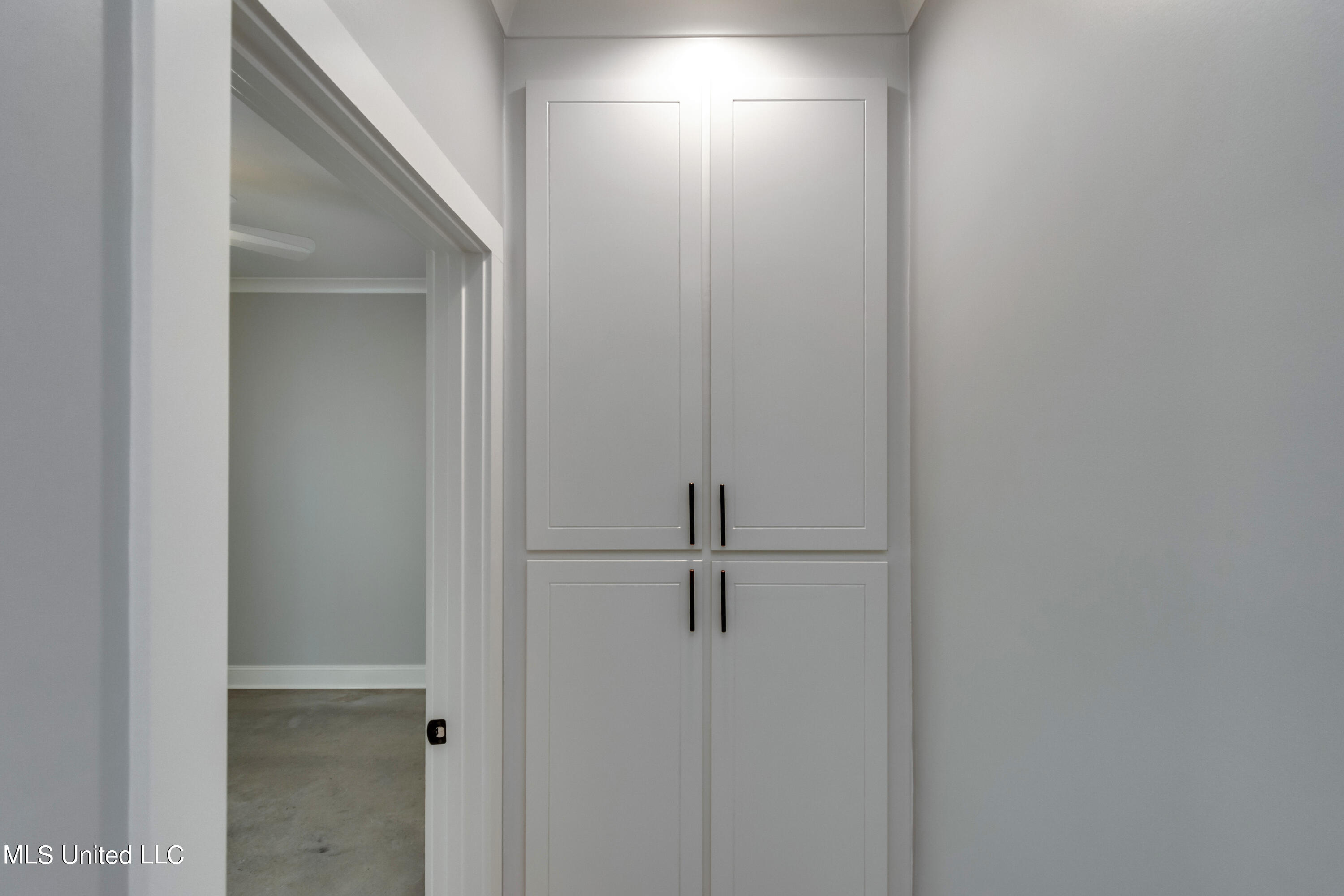 Canton, Mississippi 39046, United States, 4 Bedrooms Bedrooms, ,3 BathroomsBathrooms,Residential,Pending,59758