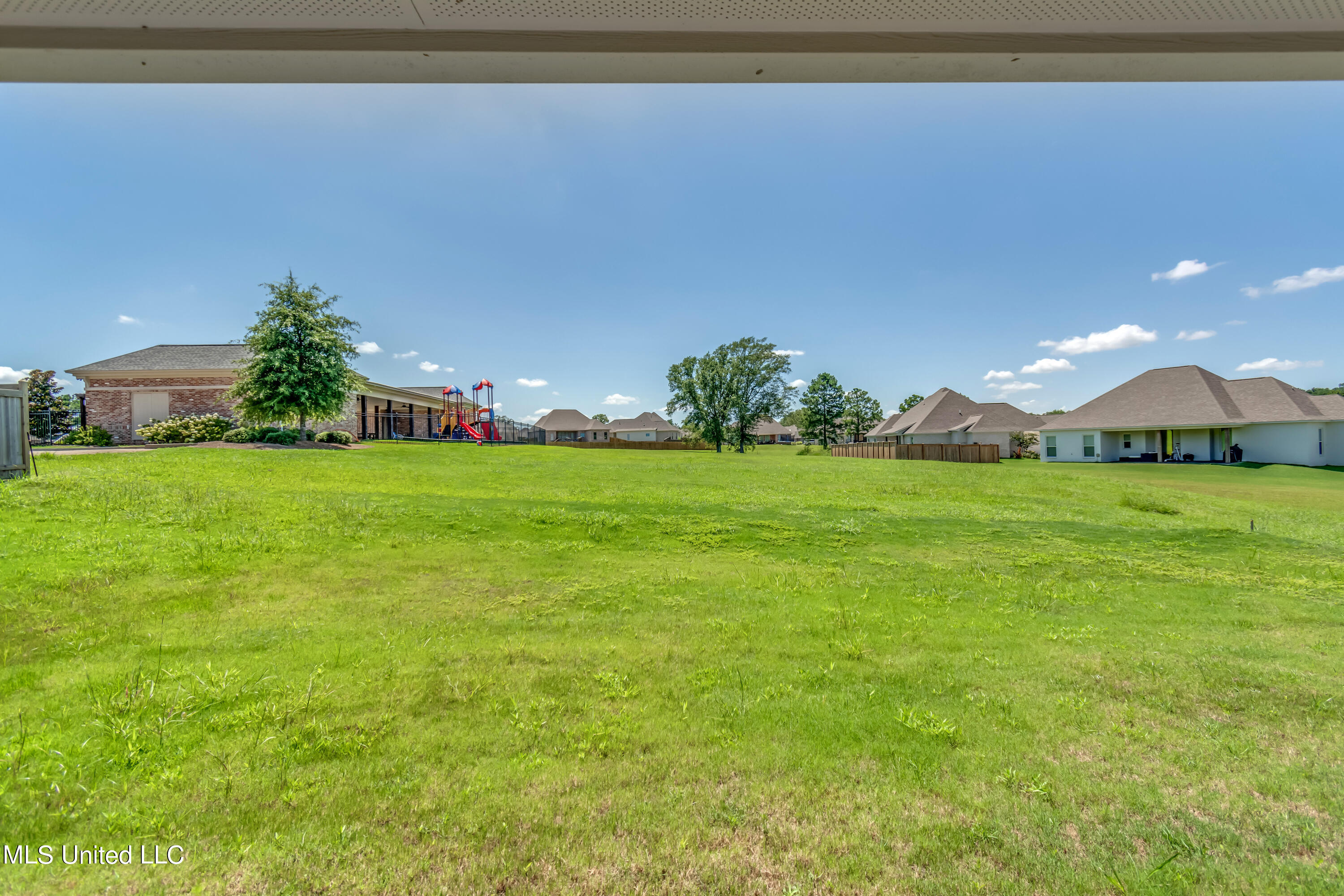 Canton, Mississippi 39046, United States, 4 Bedrooms Bedrooms, ,3 BathroomsBathrooms,Residential,Pending,59758
