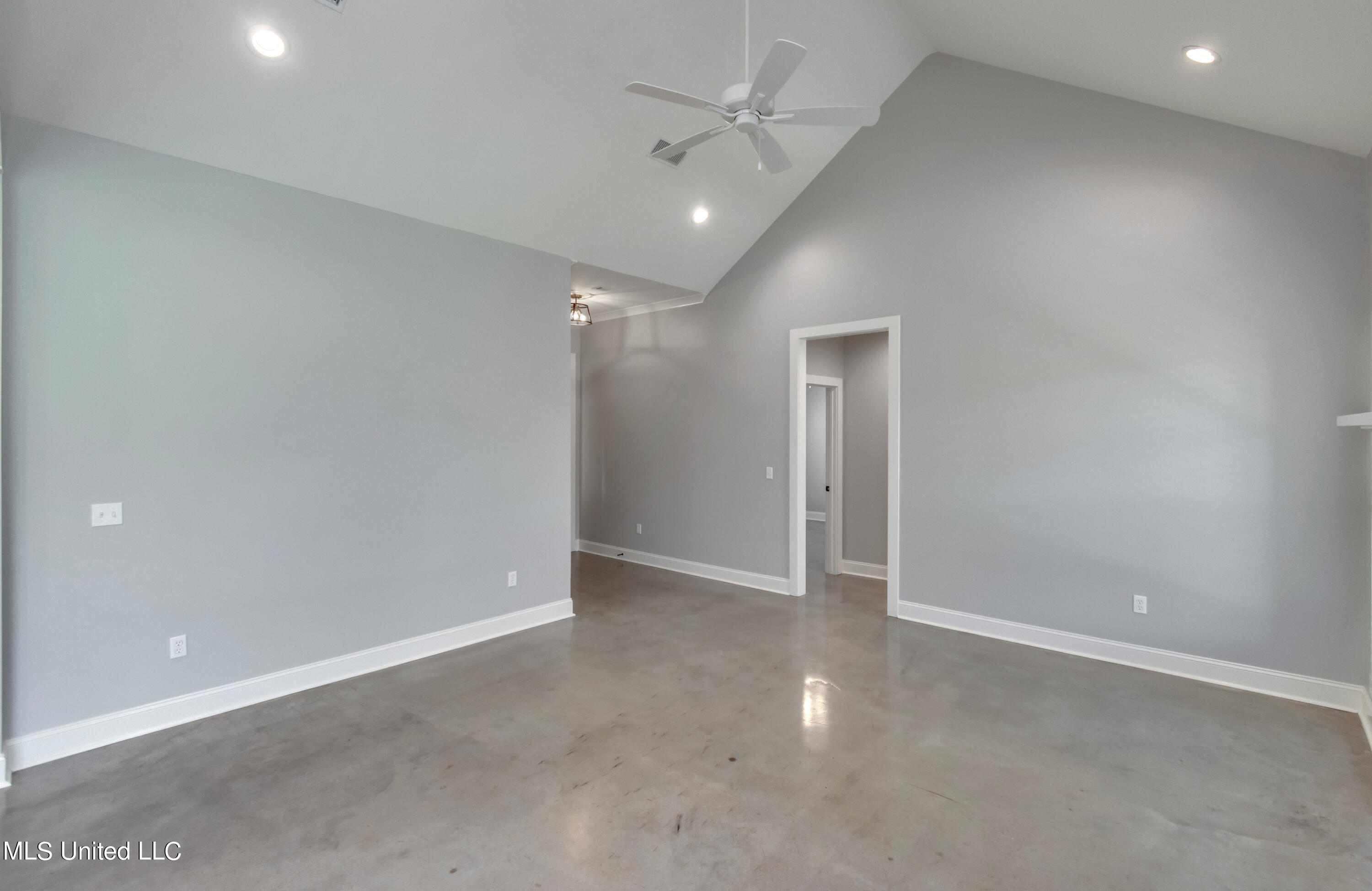 Canton, Mississippi 39046, United States, 4 Bedrooms Bedrooms, ,3 BathroomsBathrooms,Residential,Pending,59758