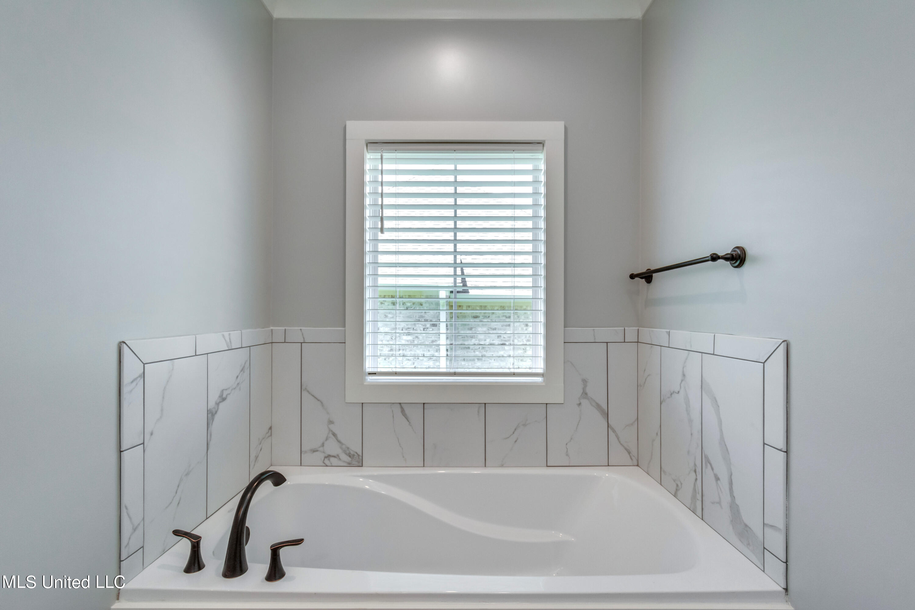 Canton, Mississippi 39046, United States, 4 Bedrooms Bedrooms, ,3 BathroomsBathrooms,Residential,Pending,59758