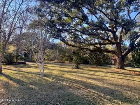 Vacant Land For Sale - 913 Roys Road<br/> Gautier, MS 39553