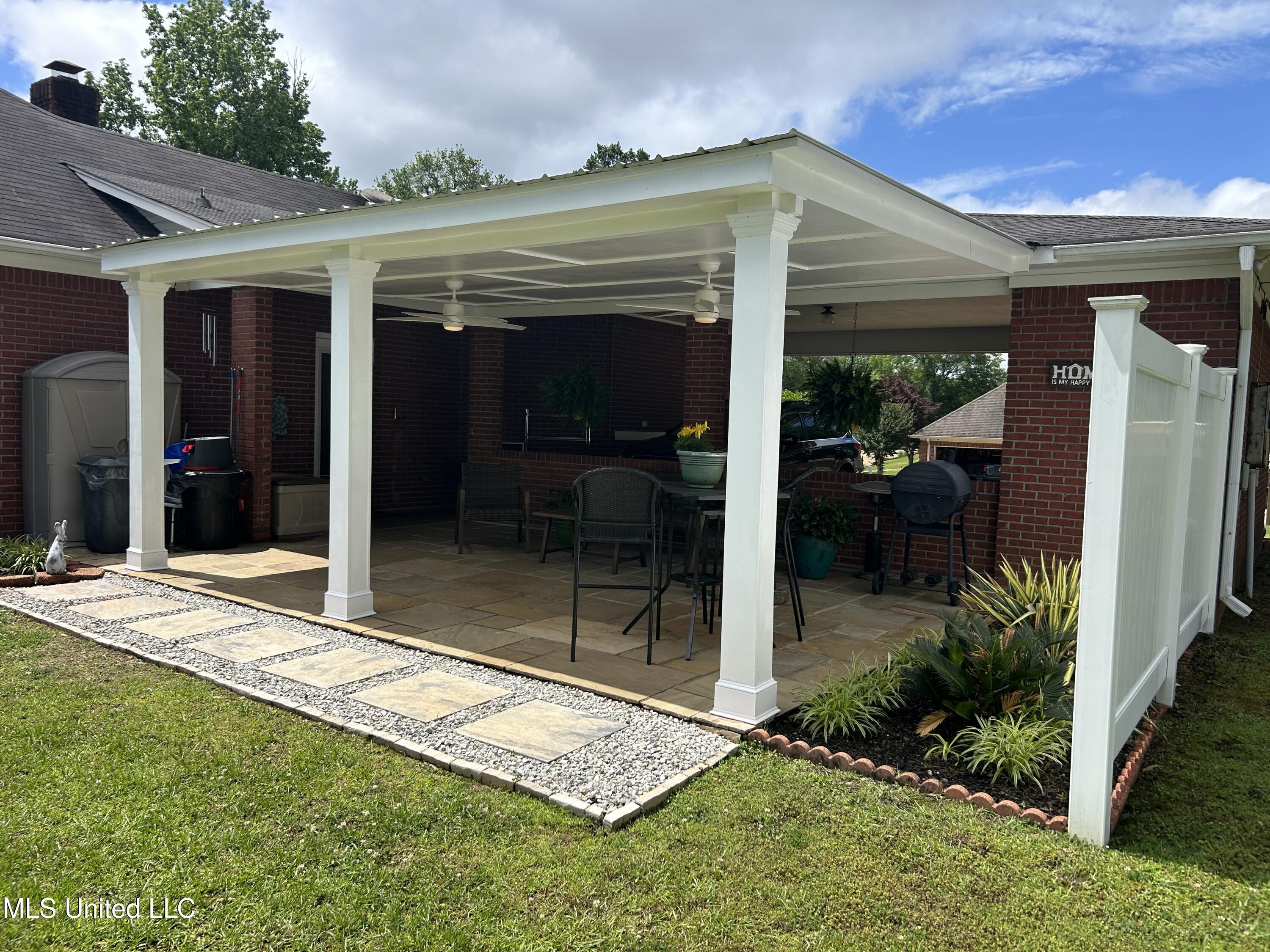 701 Treeline Drive, Brandon, Mississippi image 2