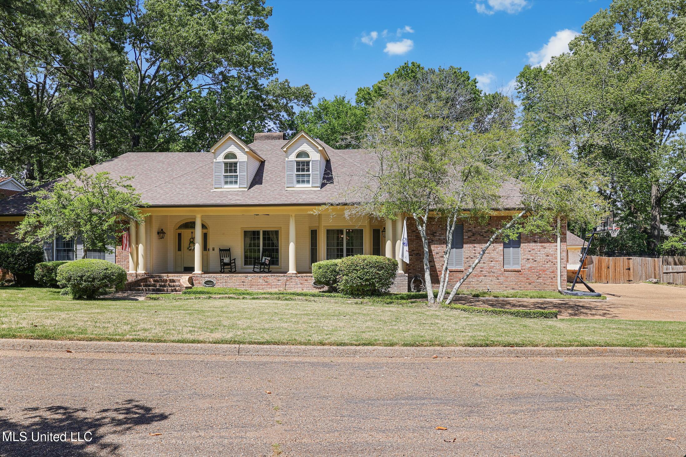 2 Oakleigh Place, Jackson, Mississippi image 1