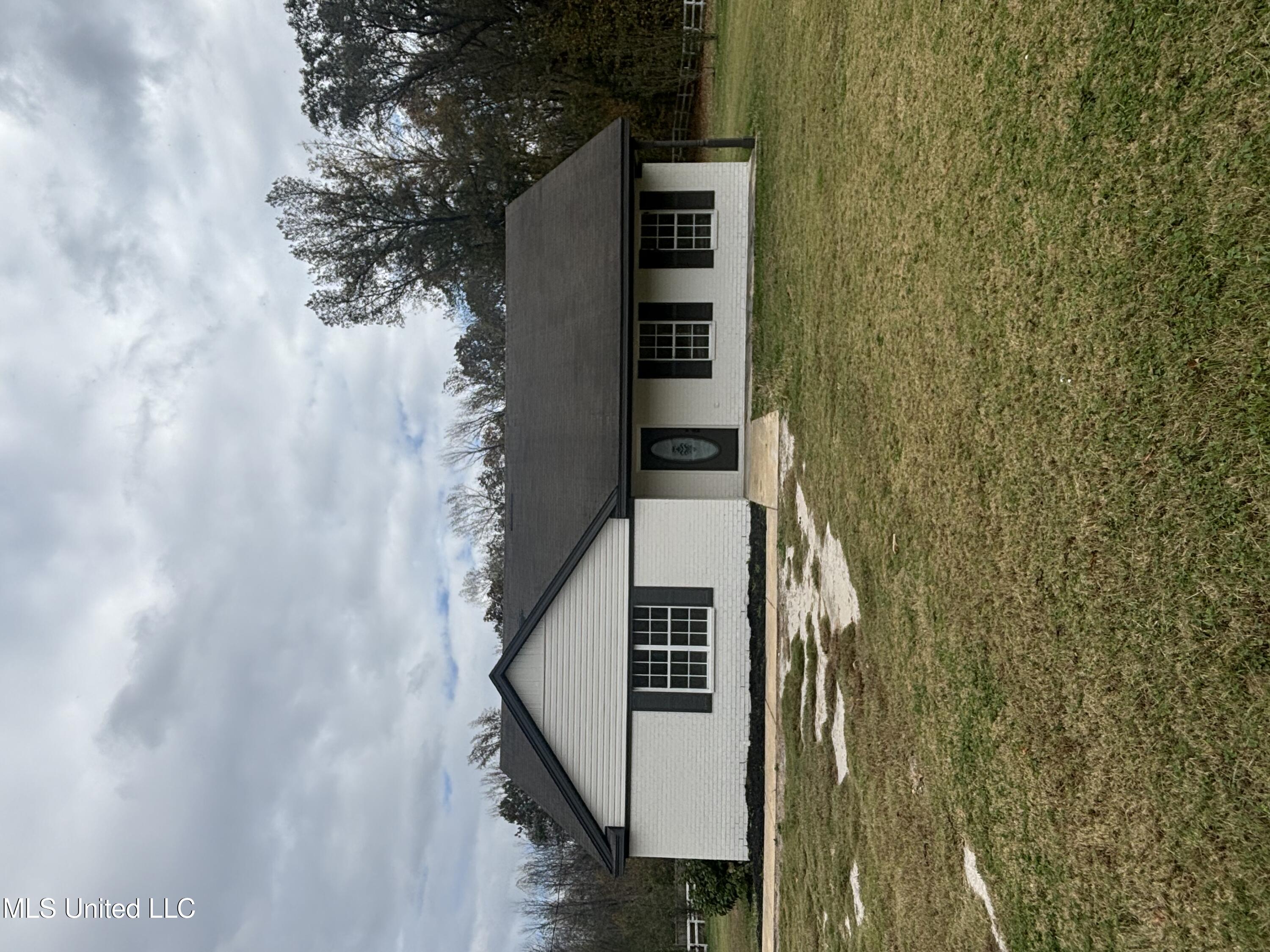 125 Ms Betty Drive, Holly Springs, Mississippi image 1