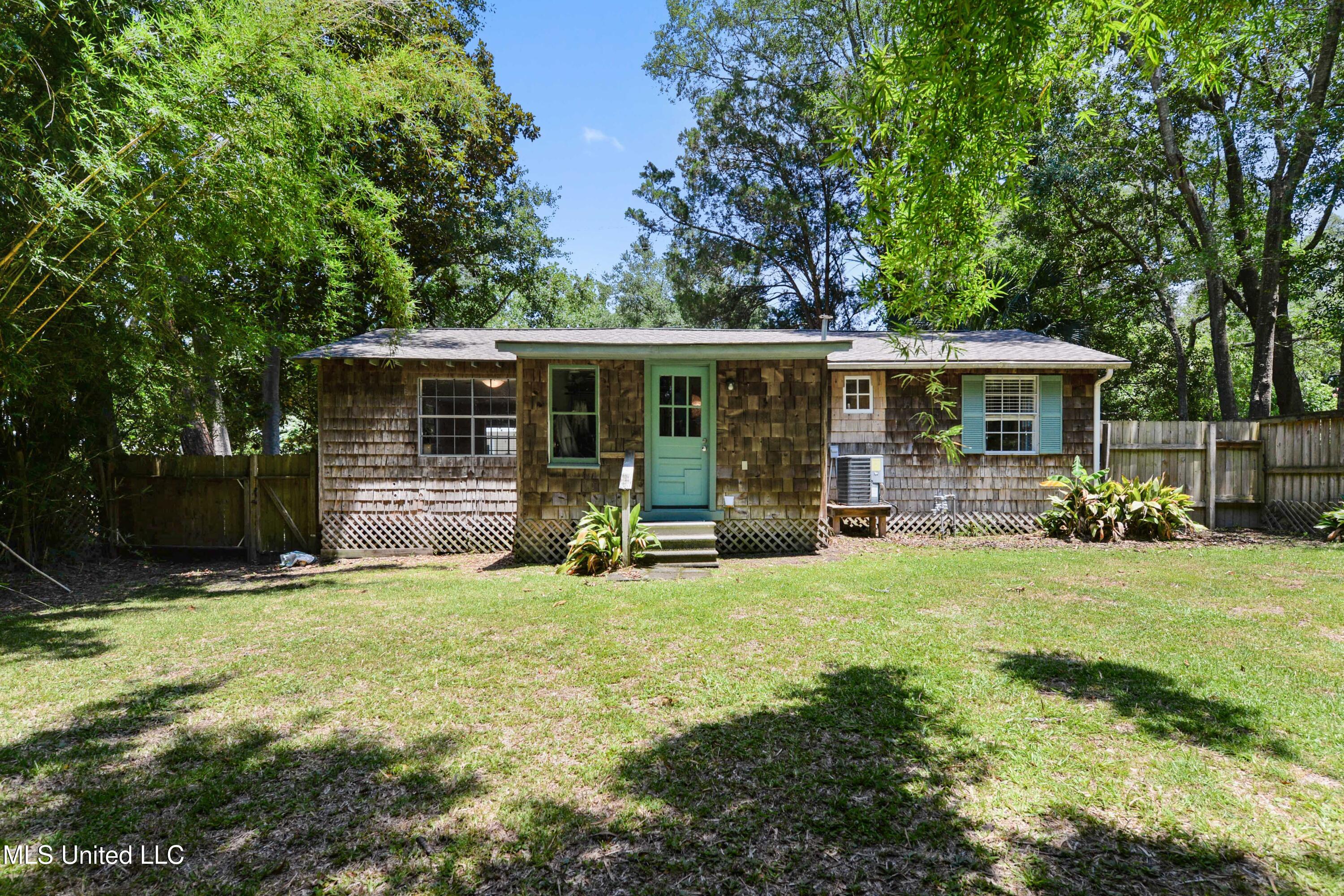 609 Russell Avenue, Ocean Springs, Mississippi image 17