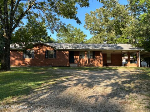 Homes For Sale - 726 W Cooper Street<br/> Tippah County, Ripley, MS 38663