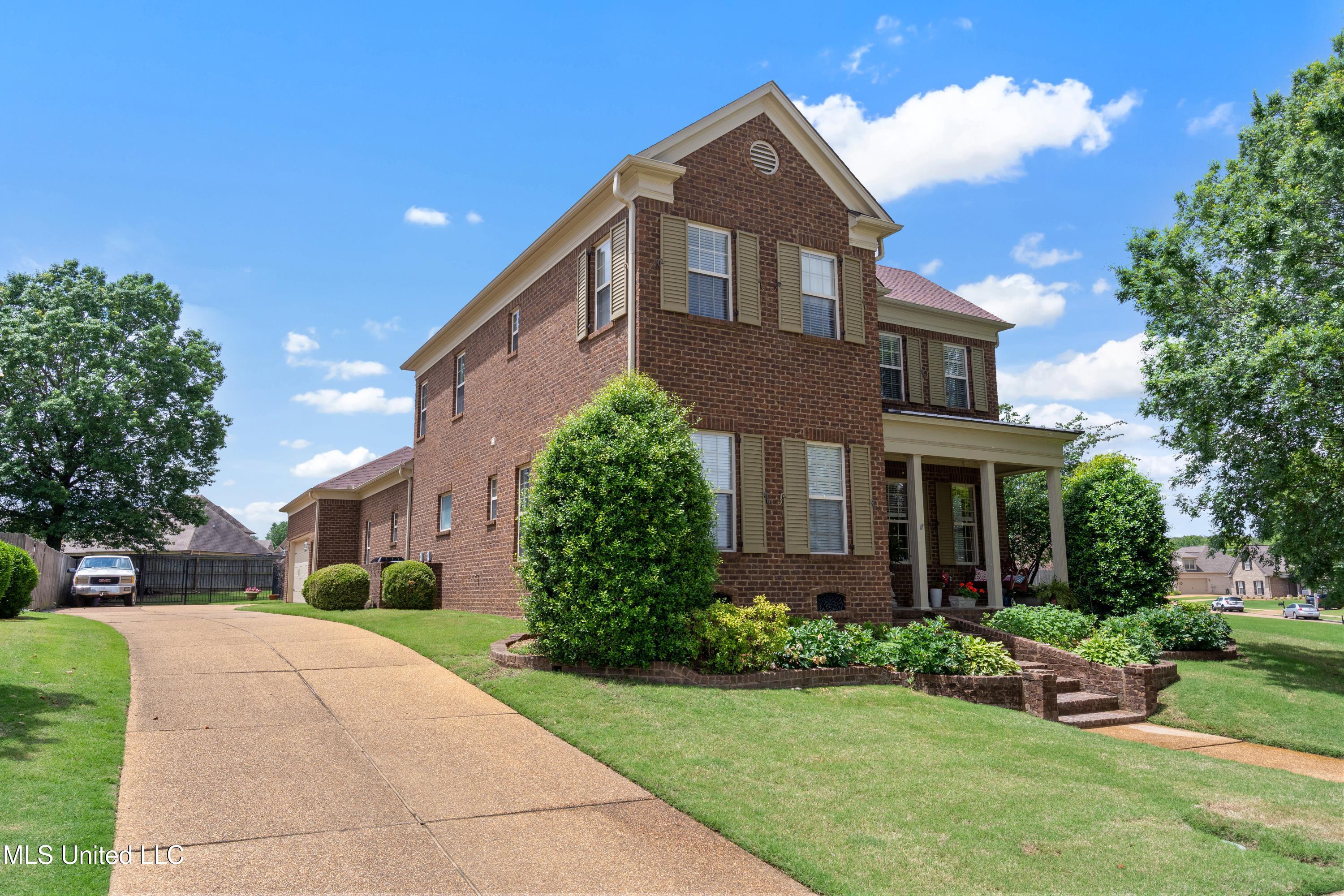 3095 W Beauvoir Place, Hernando, Mississippi image 3