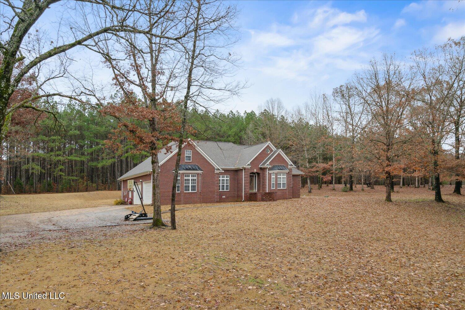 2674 S Slayden Rd, Lamar, Mississippi image 3