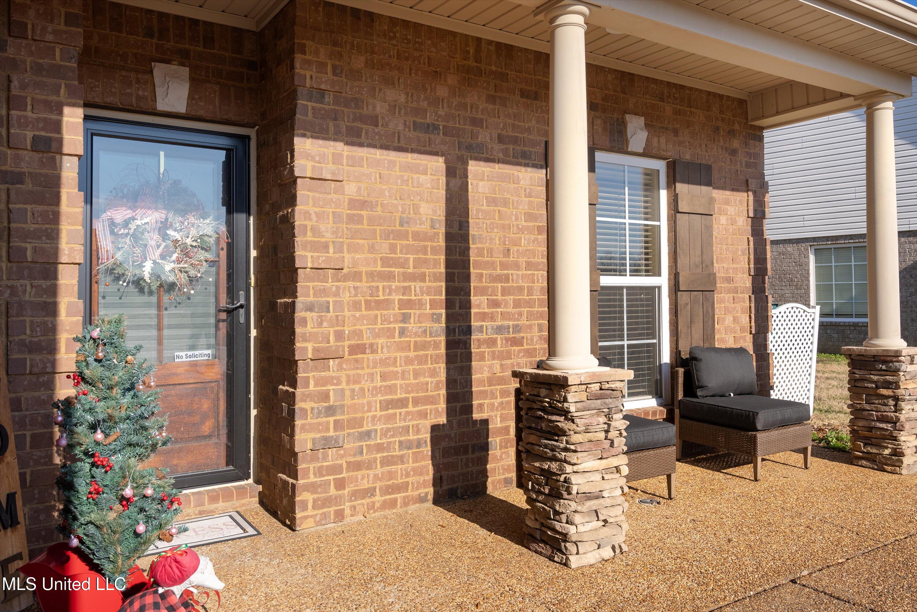 2700 Hill Valley Lane, Southaven, Mississippi image 3