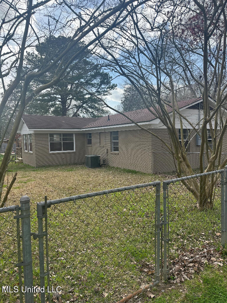 2816 Edgewood Drive, Meridian, Mississippi image 4