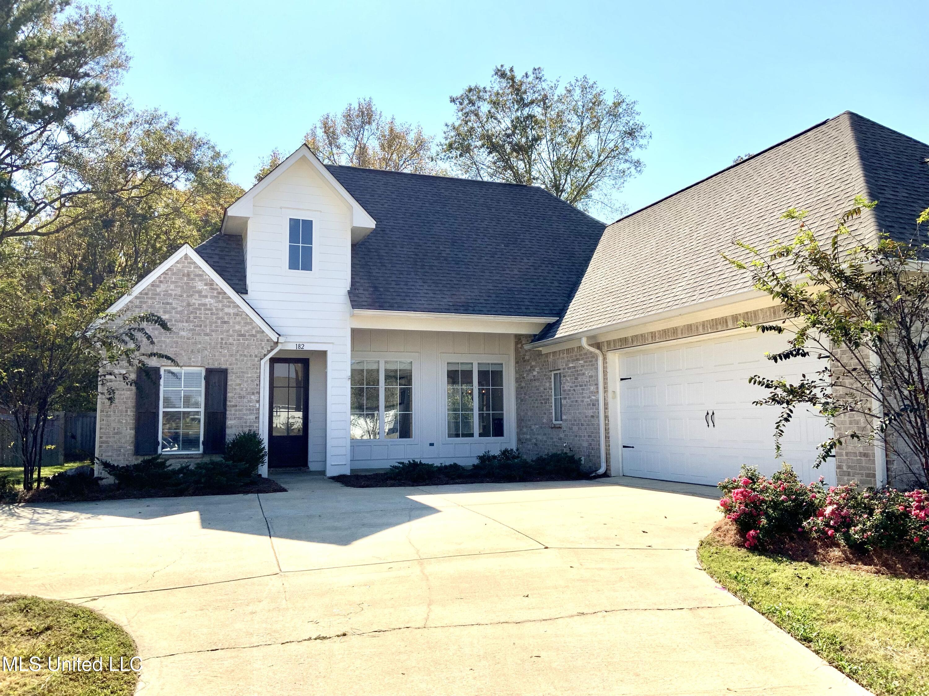 182 Sweetbriar Circle, Canton, Mississippi image 1