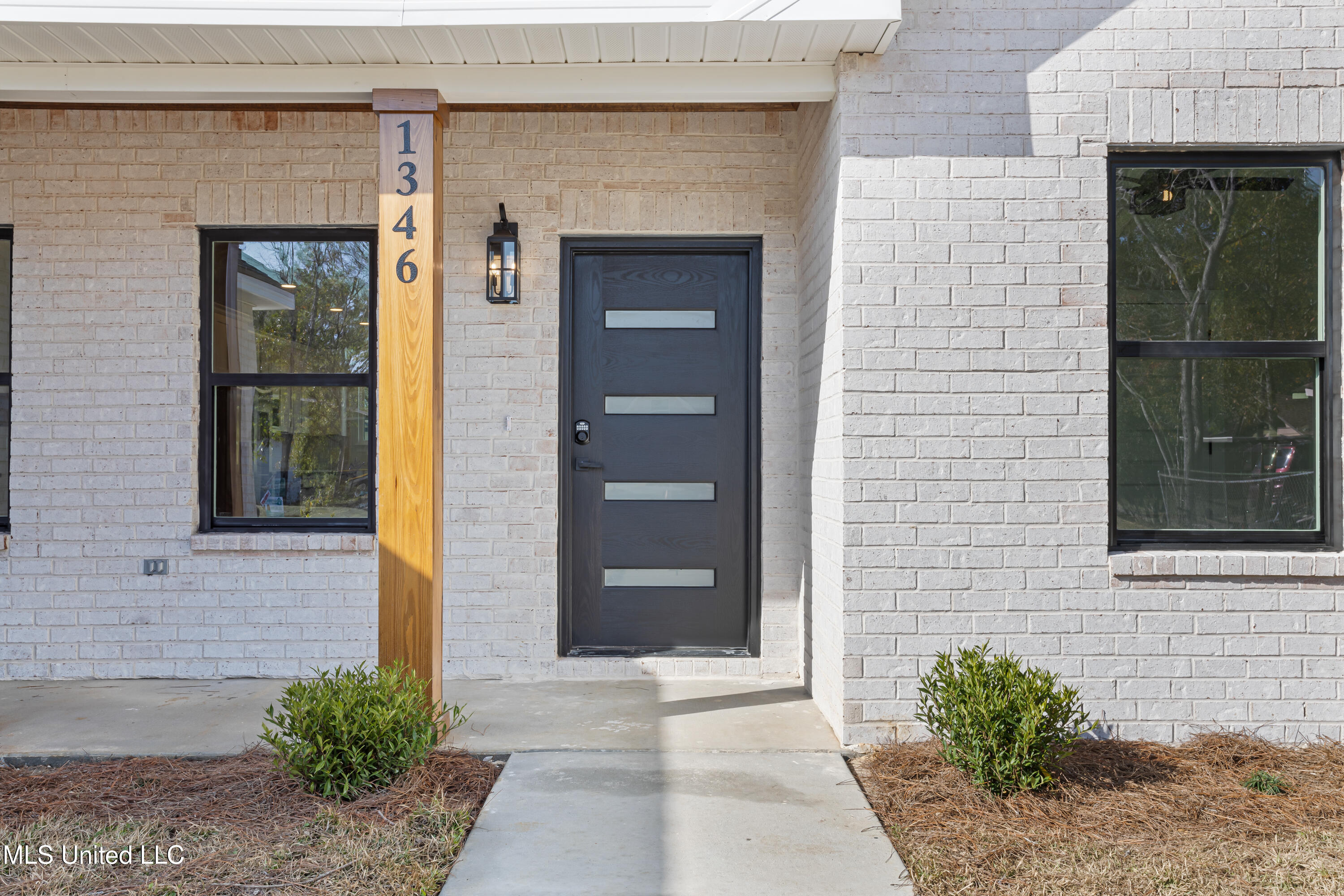 2608 N 8th Street, Ocean Springs, Mississippi image 3