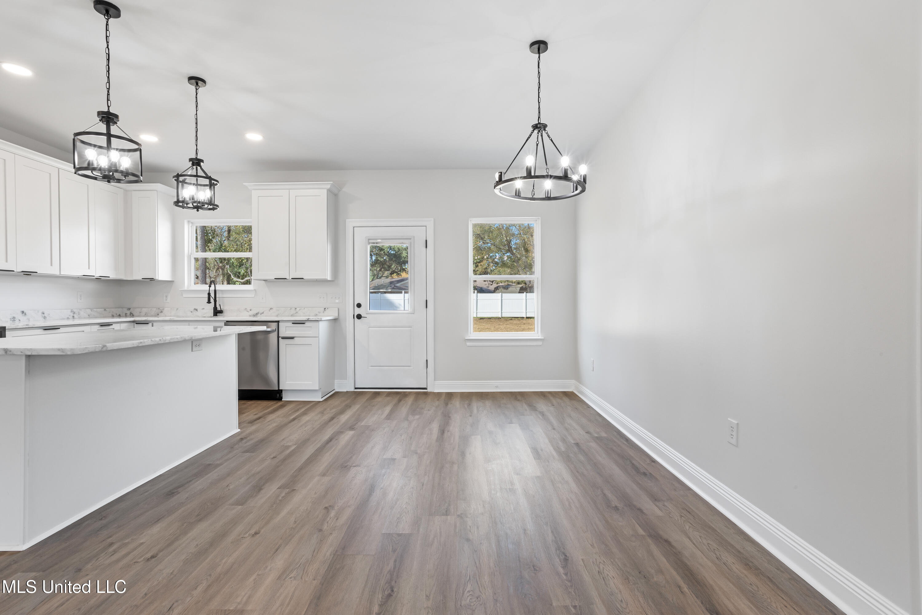 2608 N 8th Street, Ocean Springs, Mississippi image 16
