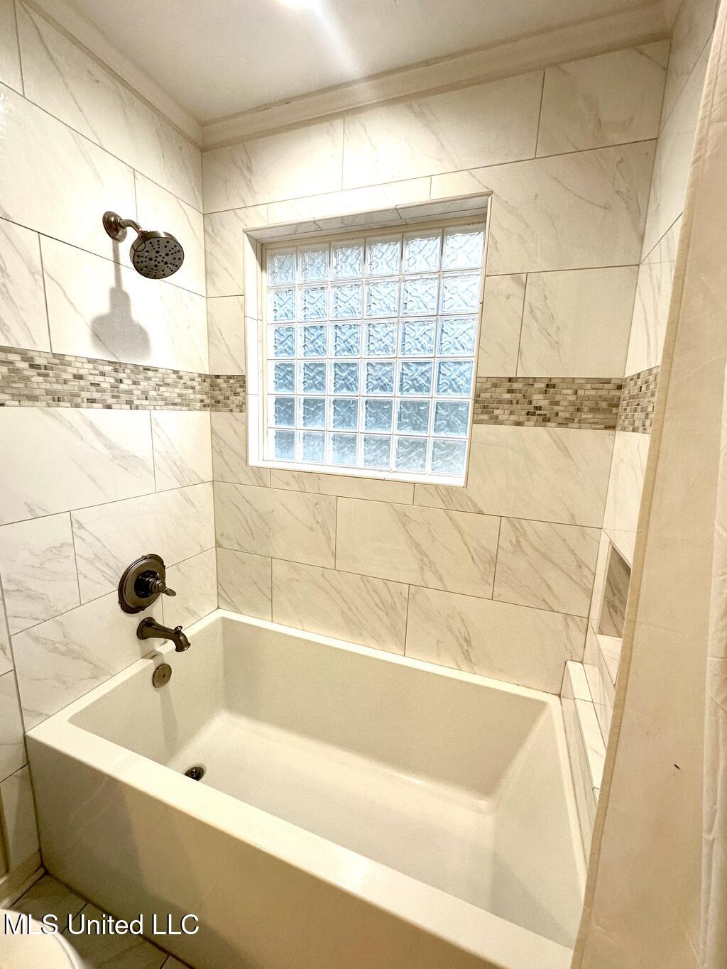 210 Brae Burn Drive, Jackson, Mississippi image 20