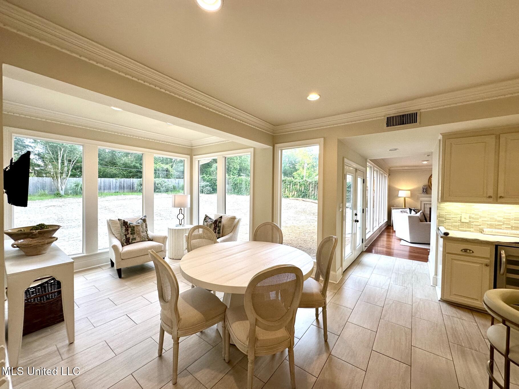 210 Brae Burn Drive, Jackson, Mississippi image 13