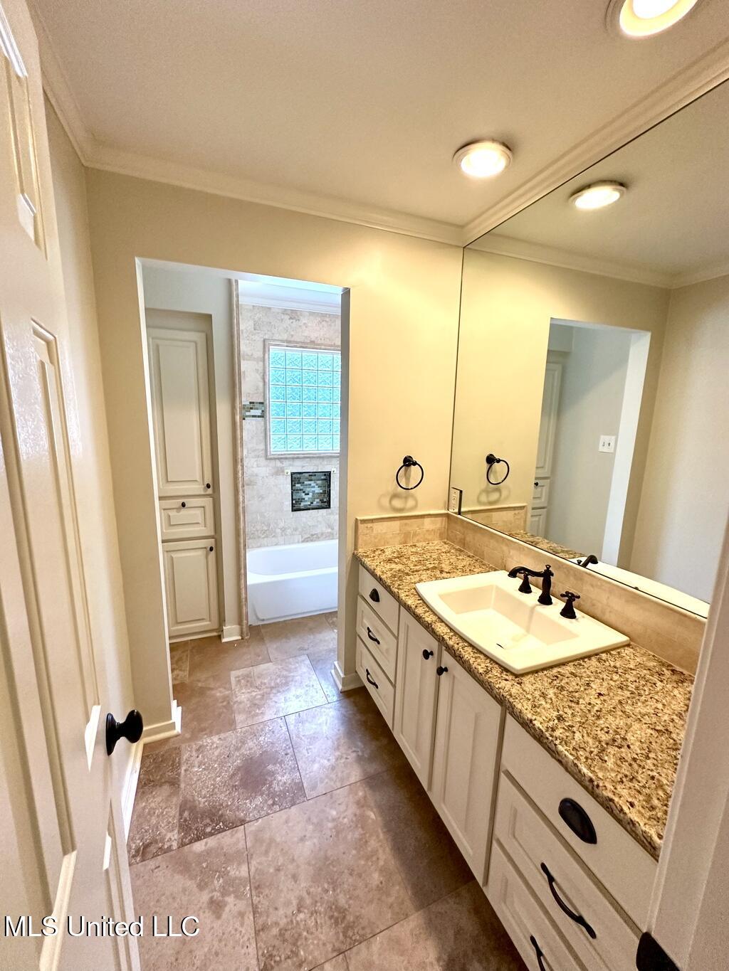 210 Brae Burn Drive, Jackson, Mississippi image 27