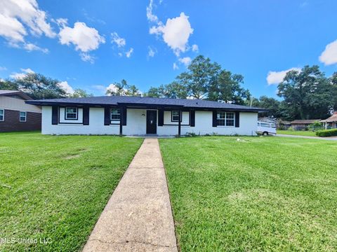 Single Family Residence in Gulfport MS 113 Cleve Street 1.jpg