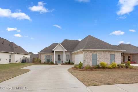 Homes For Sale - 589 E Park Street<br/> Canton, MS 39046