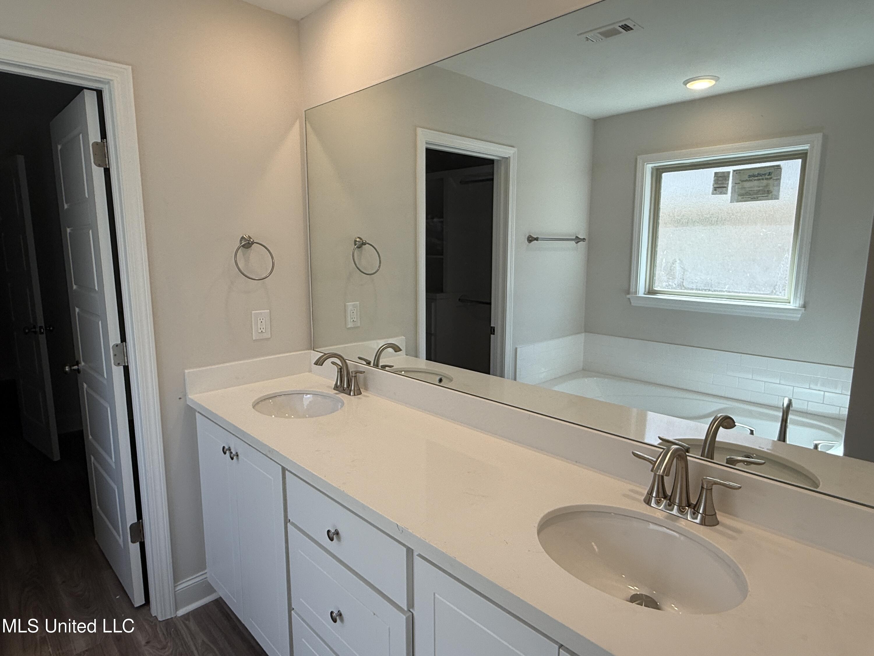 719 Tower Ridge Cove, Pearl, Mississippi image 4