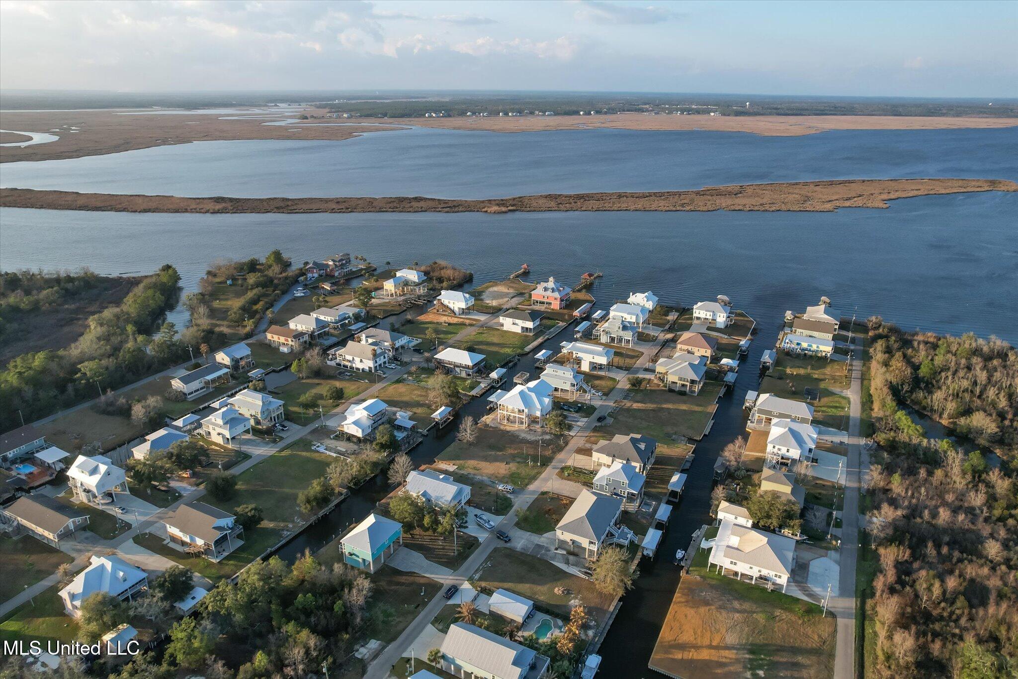 86 Fiber Street, Bay Saint Louis, Mississippi image 8