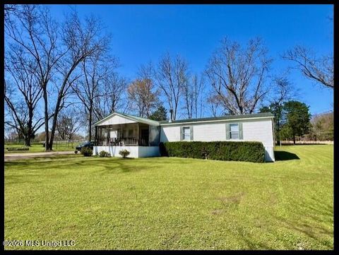 Homes For Sale - 5089 Sees Chapel Road<br/> Crenshaw, MS 38621