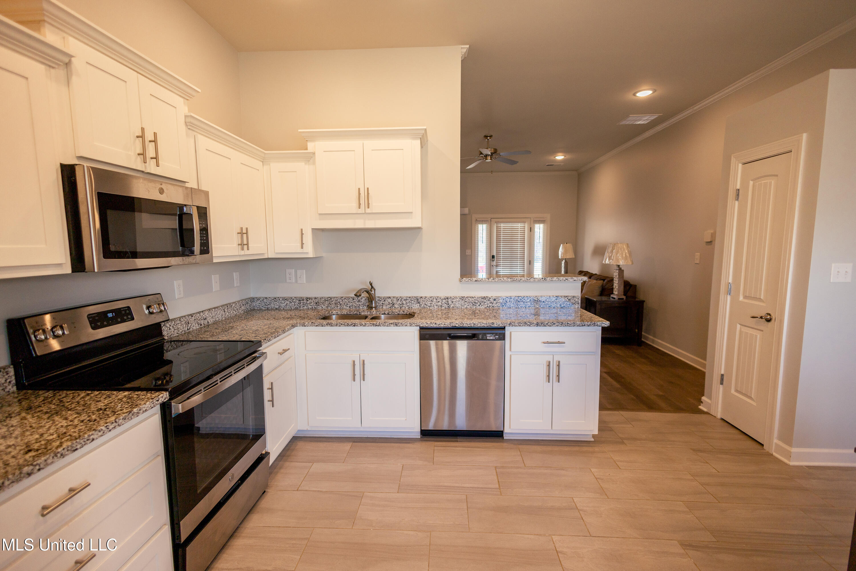 7599 Ridgefield Drive, Horn Lake, Mississippi image 7