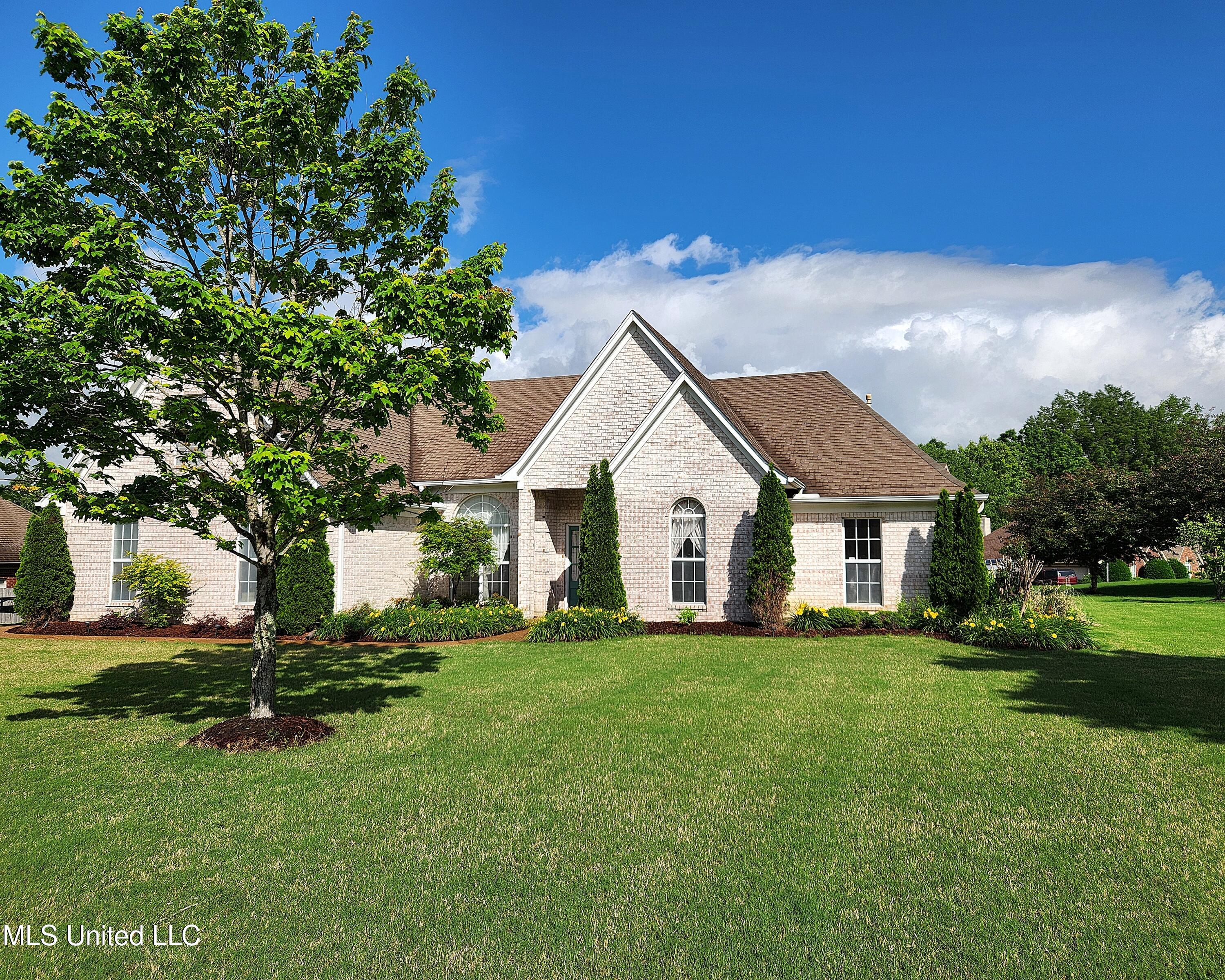 1719 Magnolia Manor Drive, Hernando, Mississippi image 1