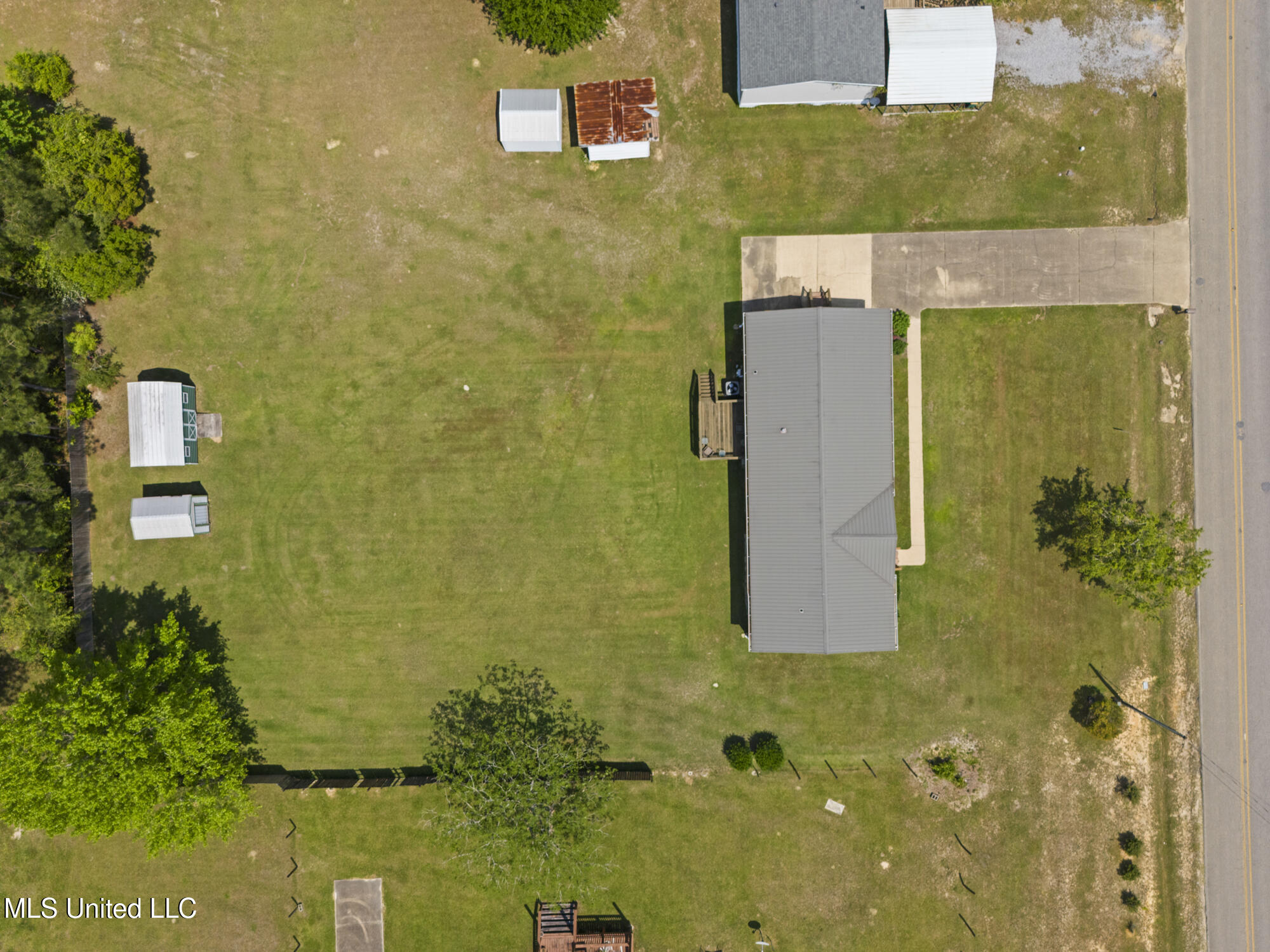 19561 Lennis Cuevas Road, Saucier, Mississippi image 4