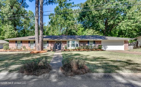 Homes For Sale - 5365 Suffolk Drive<br/> Jackson, MS 39211