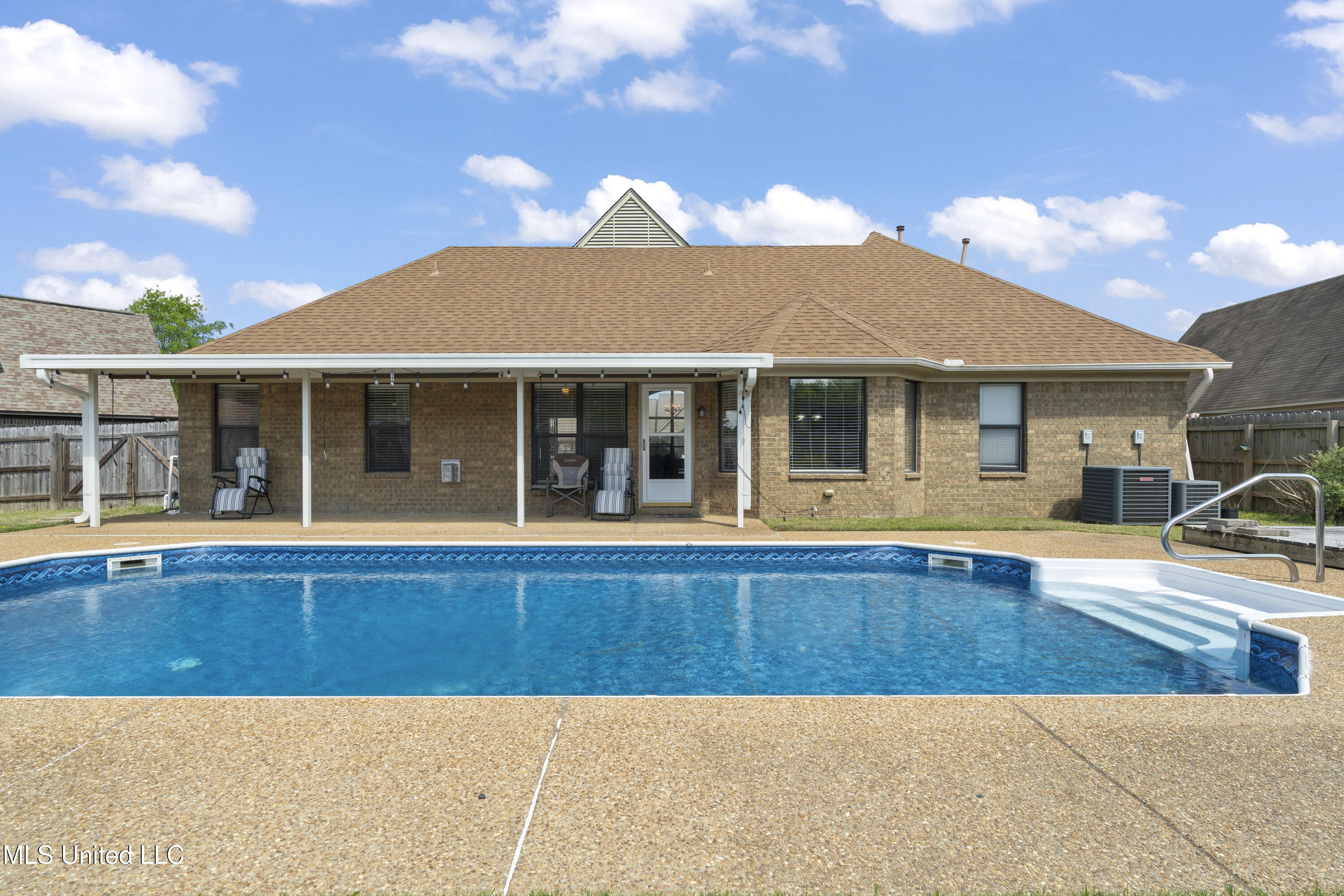 4239 Three Wishes Cove, Olive Branch, Mississippi image 2