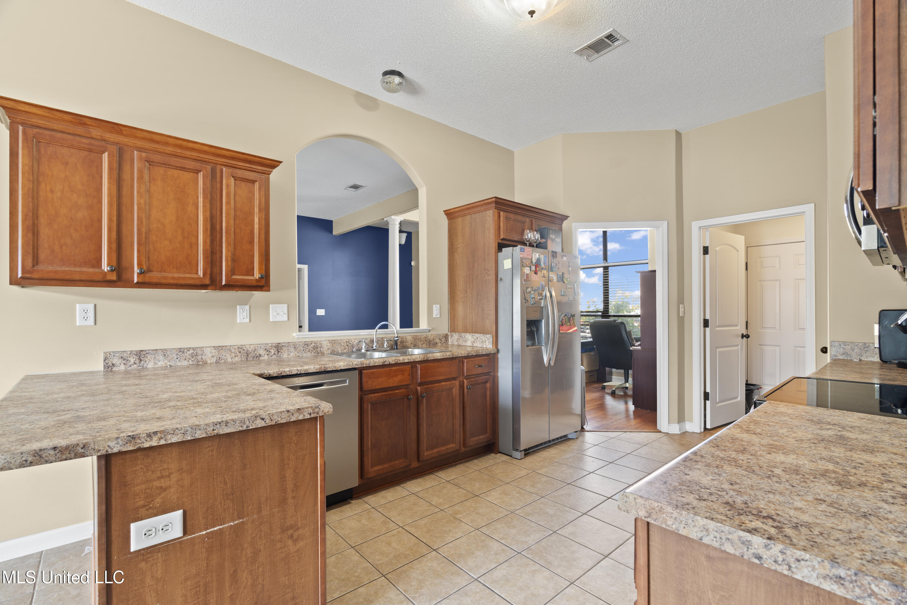 4239 Three Wishes Cove, Olive Branch, Mississippi image 9