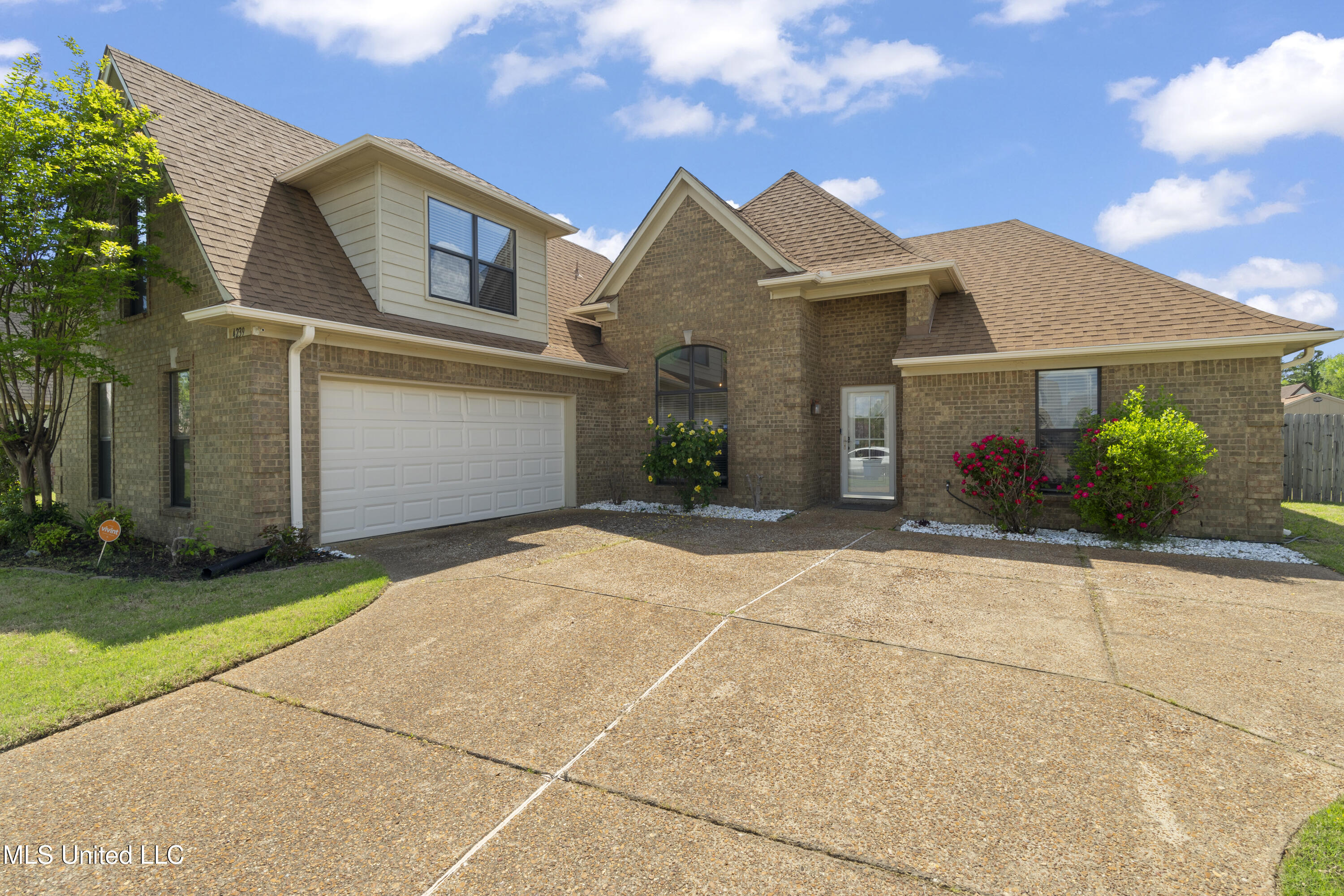 4239 Three Wishes Cove, Olive Branch, Mississippi image 1