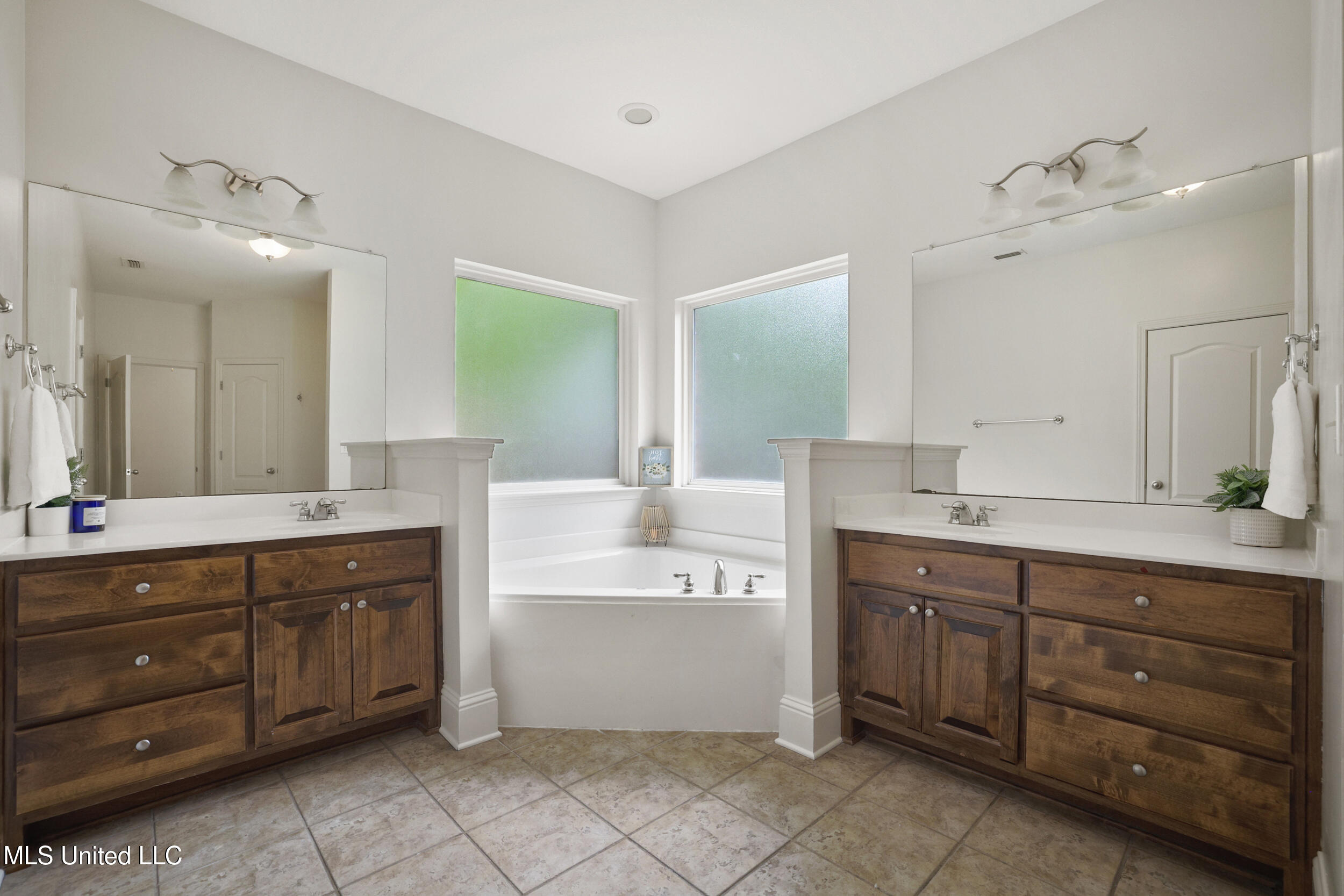 2509 Rue Beaux Chenes, Ocean Springs, Mississippi image 19