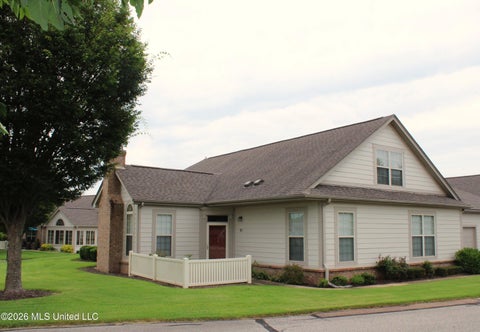 Condo For Sale - 8817 Parkview Oaks Circle<br/> Olive Branch, MS 38654