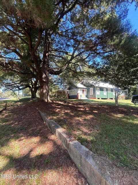 Homes For Sale - 505 S Magnolia Street<br/> Summit, MS 39666