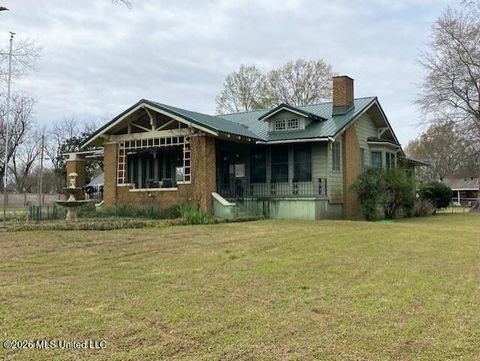 Homes For Sale - 515 S Pocahontas Street<br/> Panola County, Sardis, MS 38666
