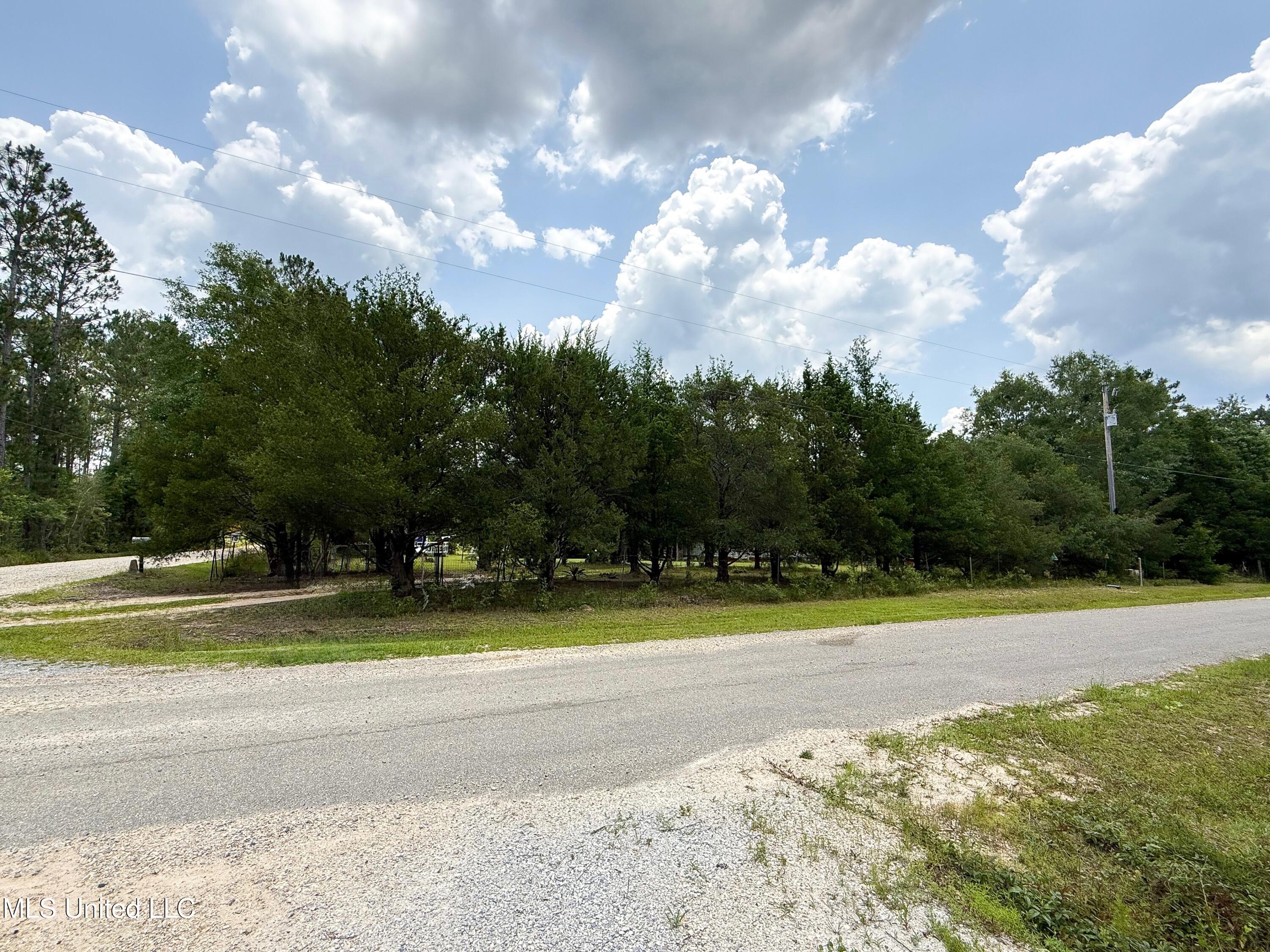 6016 Rd 382, Kiln, Mississippi image 1
