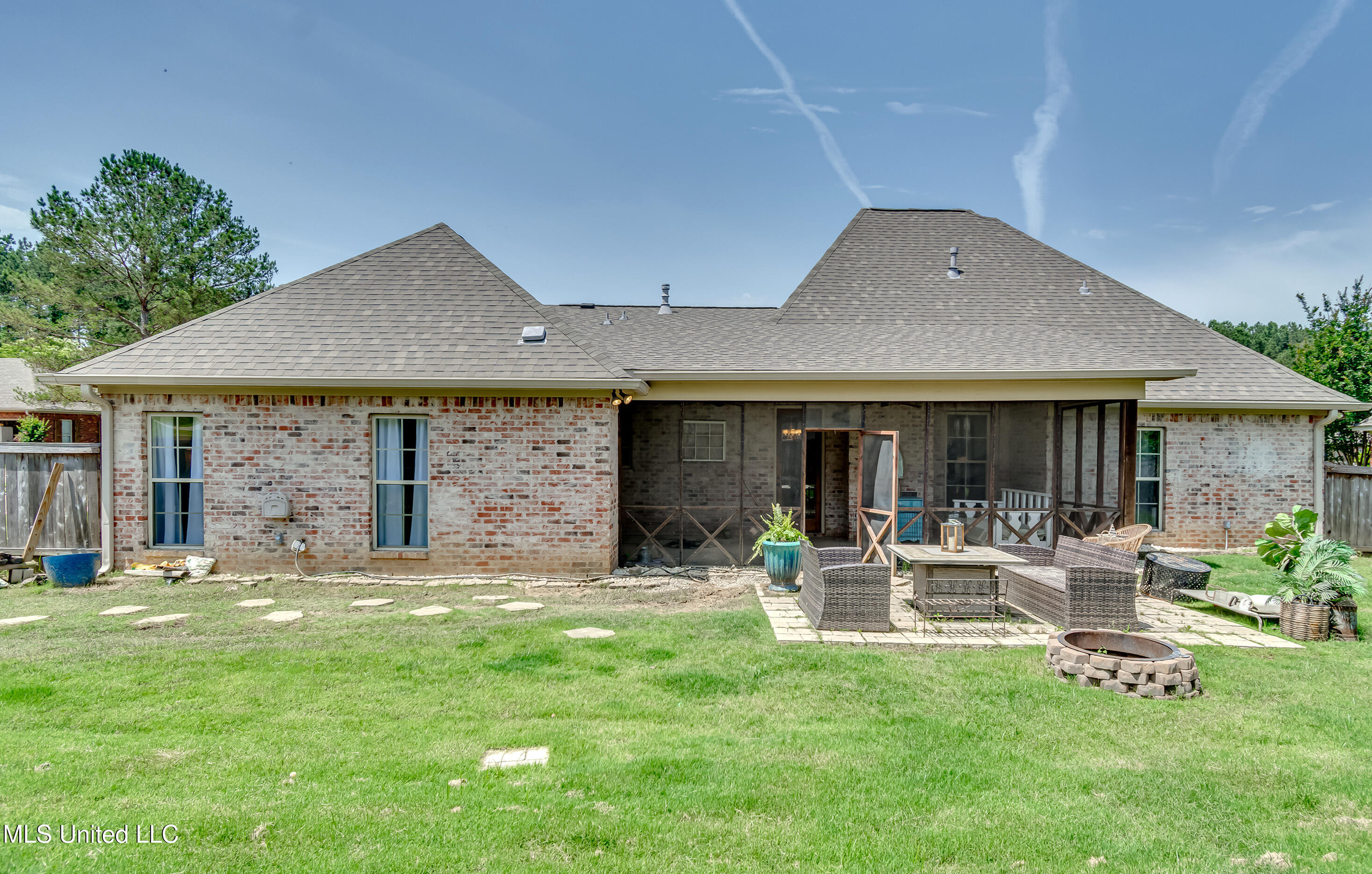 Madison, Mississippi 39110, United States, 4 Bedrooms Bedrooms, ,3 BathroomsBathrooms,Residential,Active,131621