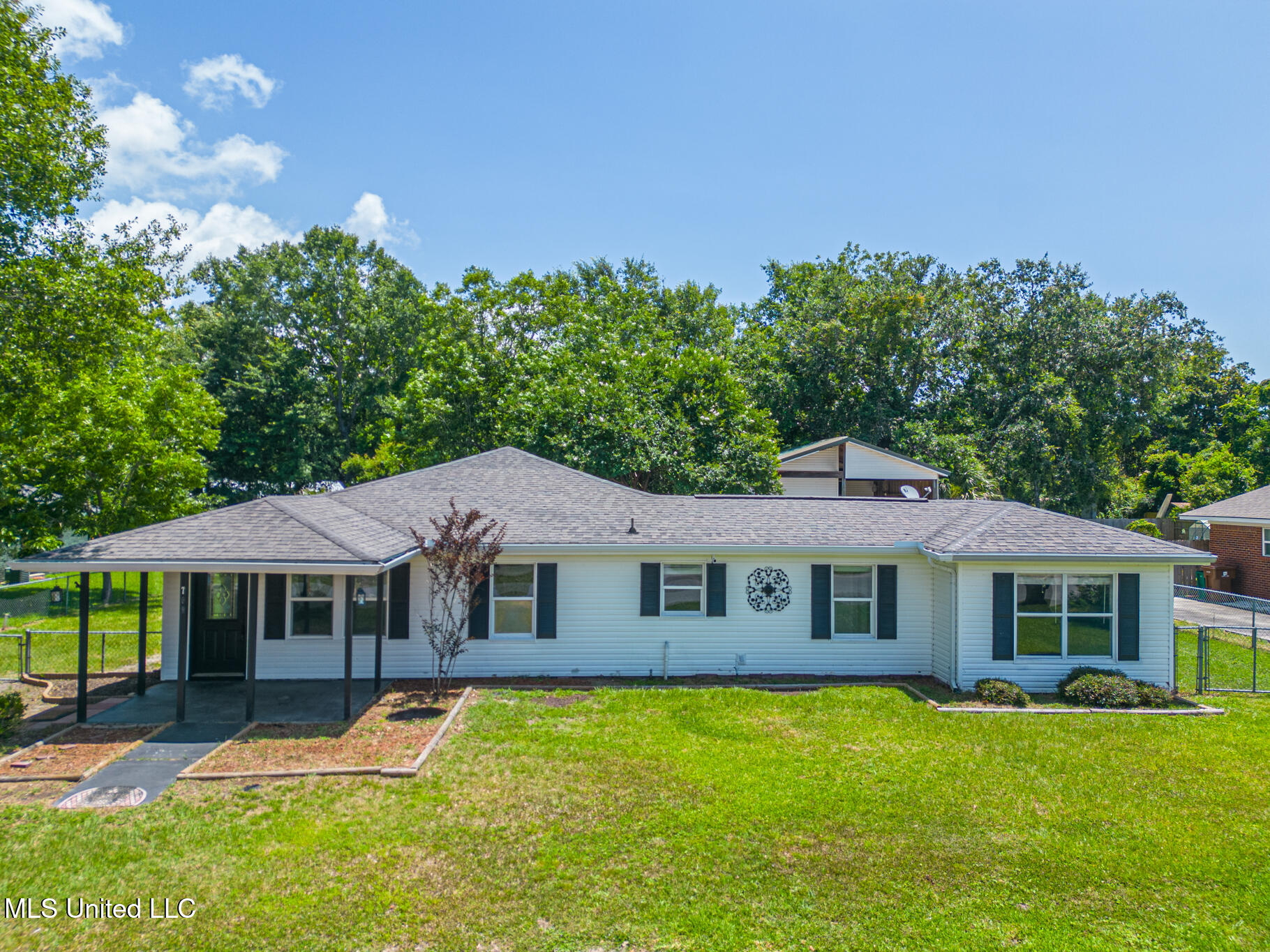 709 Gardendale Avenue, Long Beach, Mississippi image 1