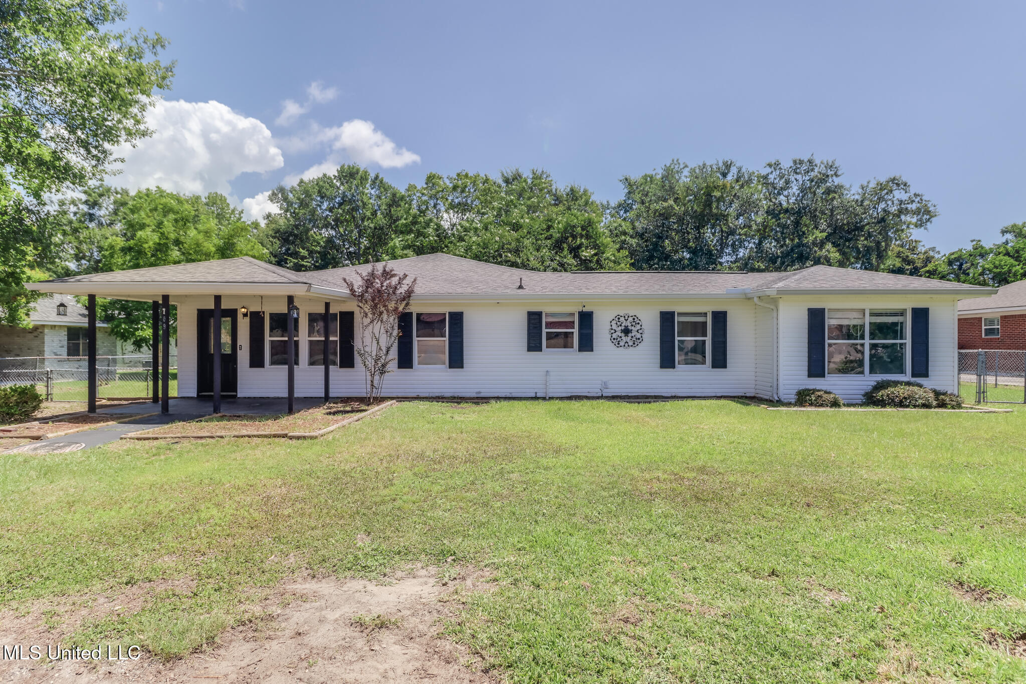 709 Gardendale Avenue, Long Beach, Mississippi image 2